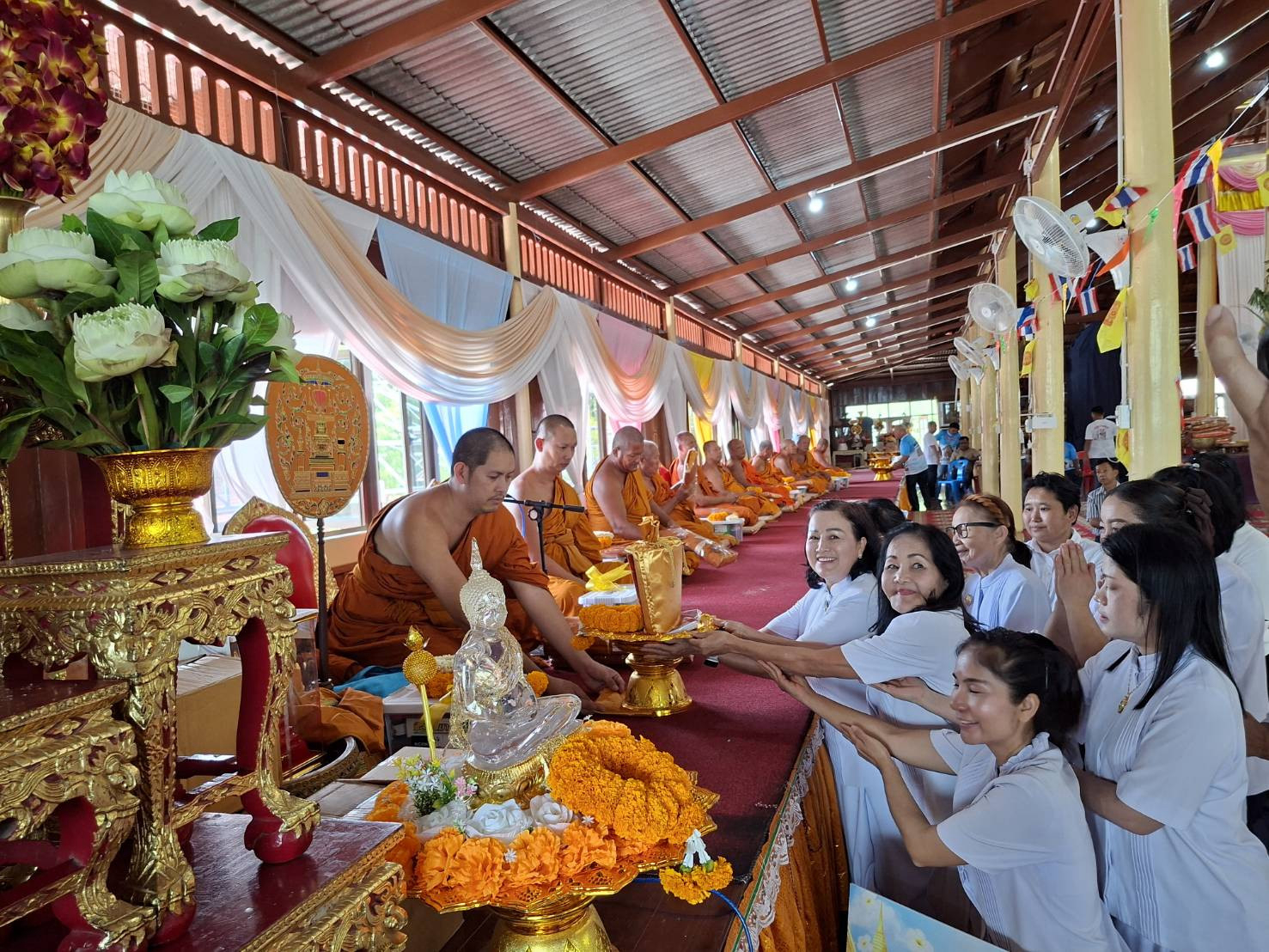 ภาพการถวายปัจจัยวัดบำรุงราษฎร์