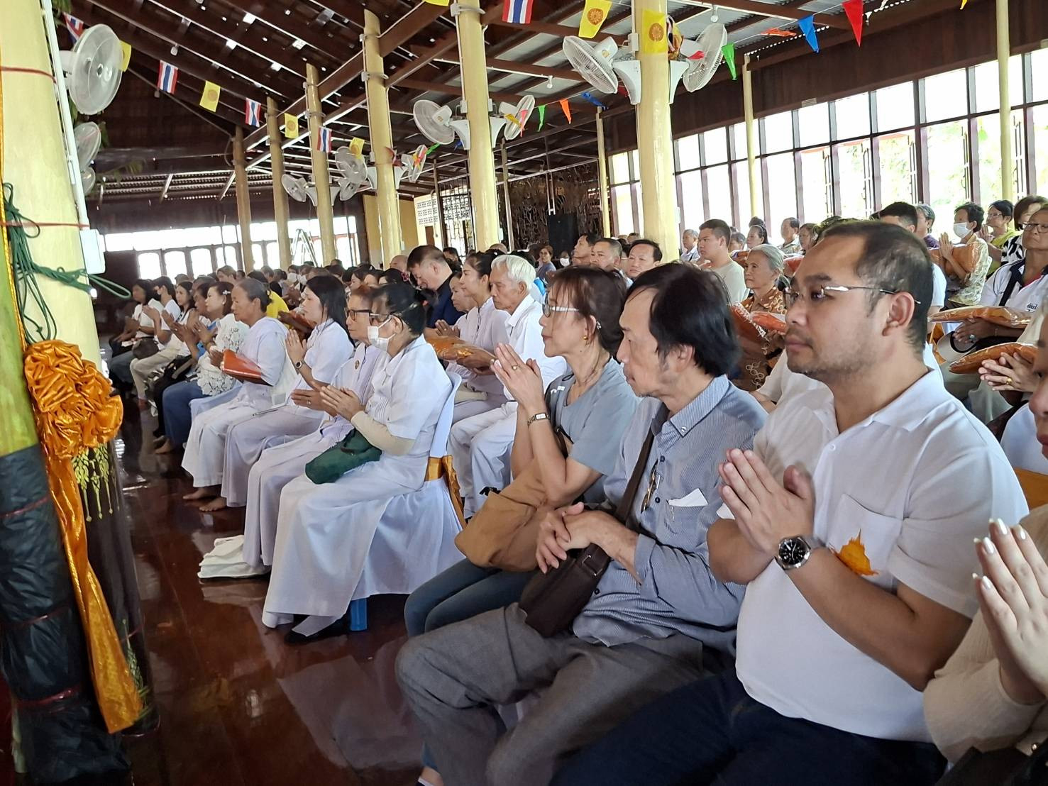 ภาพร่วมพิธีกรรมวัดบำรุงราษฎร์