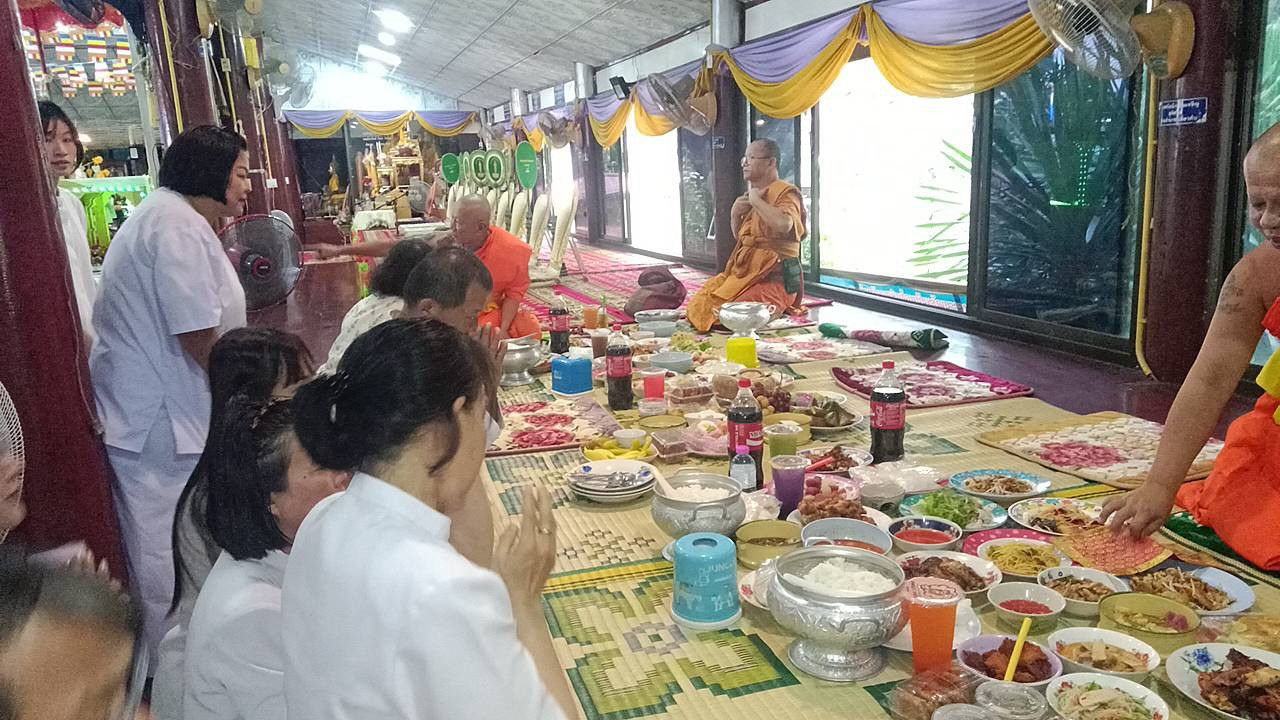 ภาพร่วมพิธีกรรมวัดเขาหินซ้อนนันทวัฒนาราม