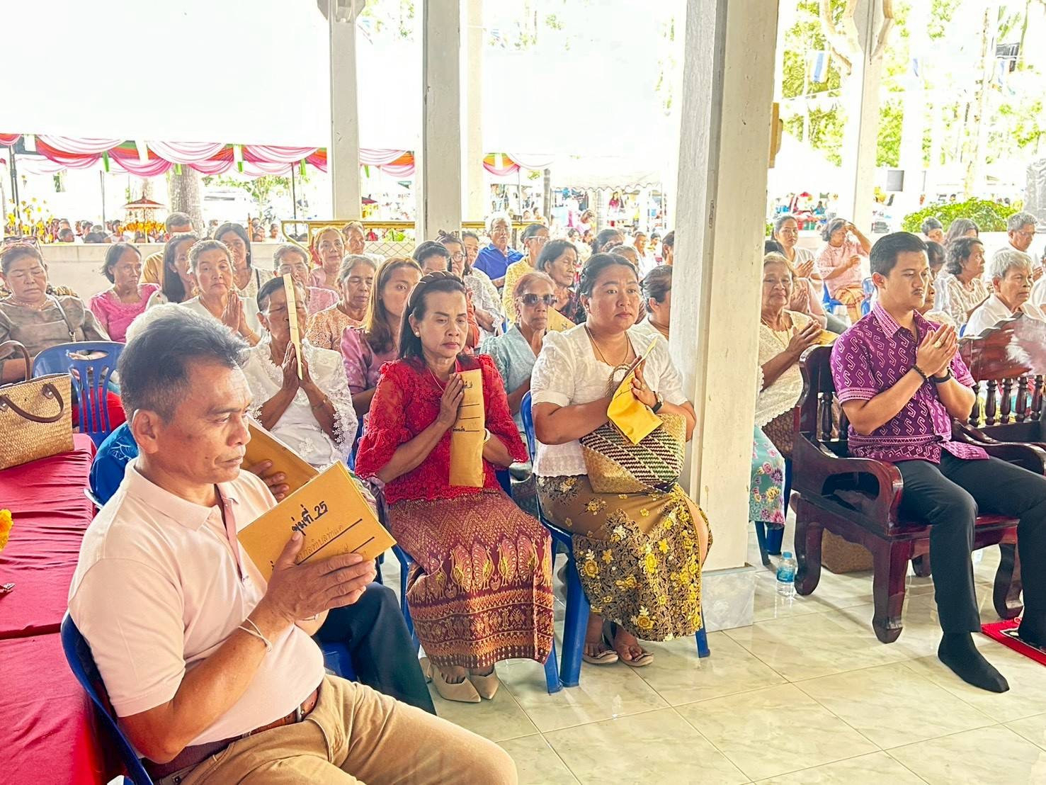 ภาพร่วมพิธีกรรมวัดโพธาวาส(โคกโพธิ์)