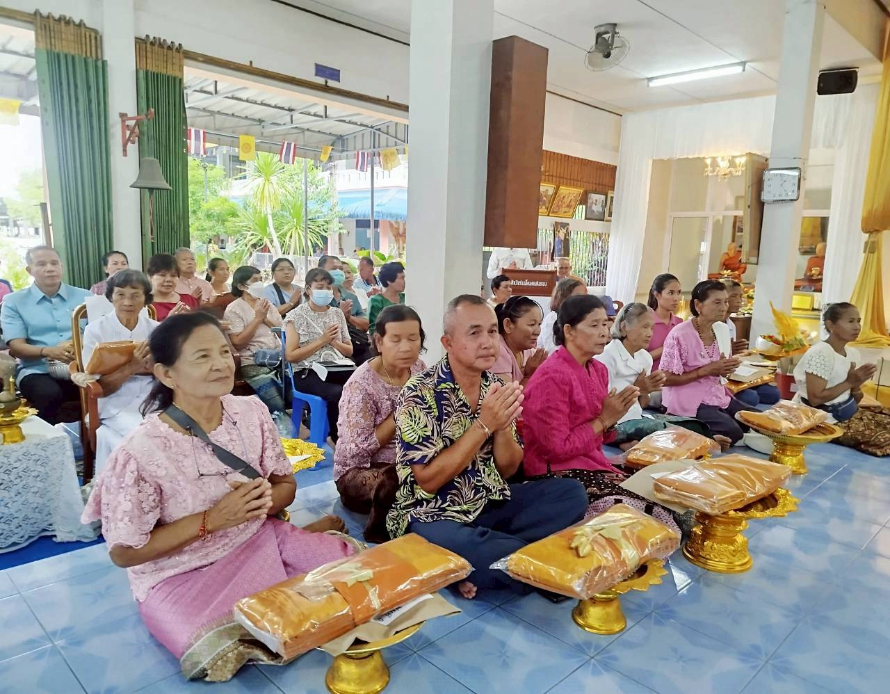 ภาพร่วมพิธีกรรมสำนักสงฆ์โตนดแสงทอง