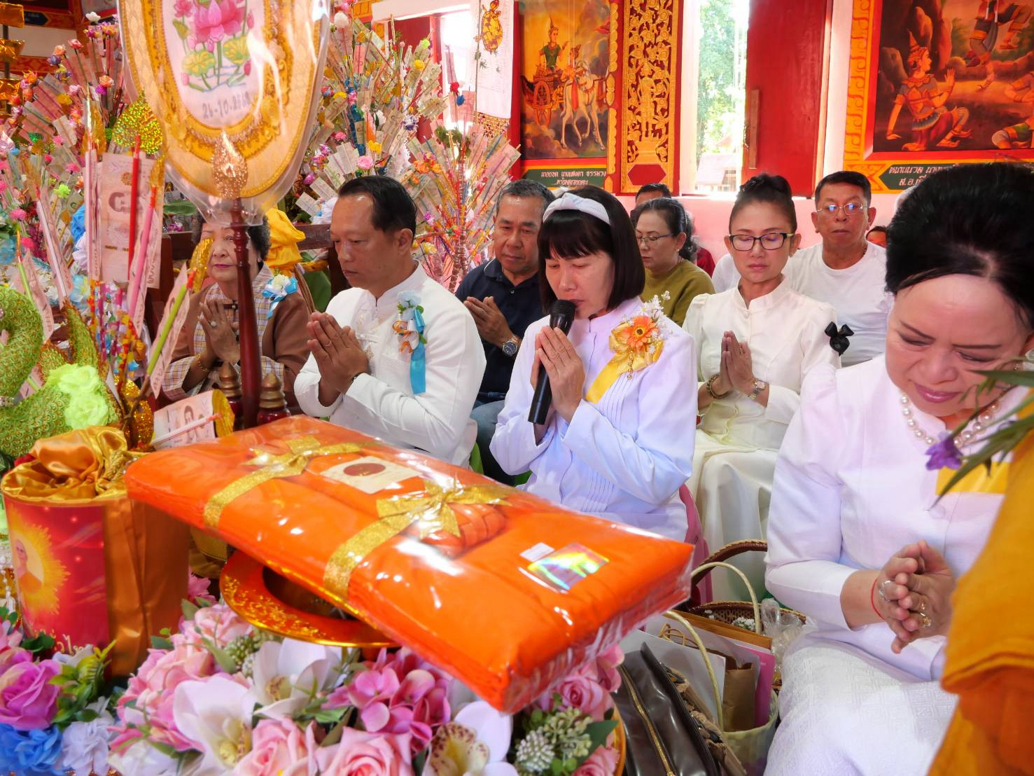 ภาพกล่าวคำถวายกฐินวัดหาดบ้าย