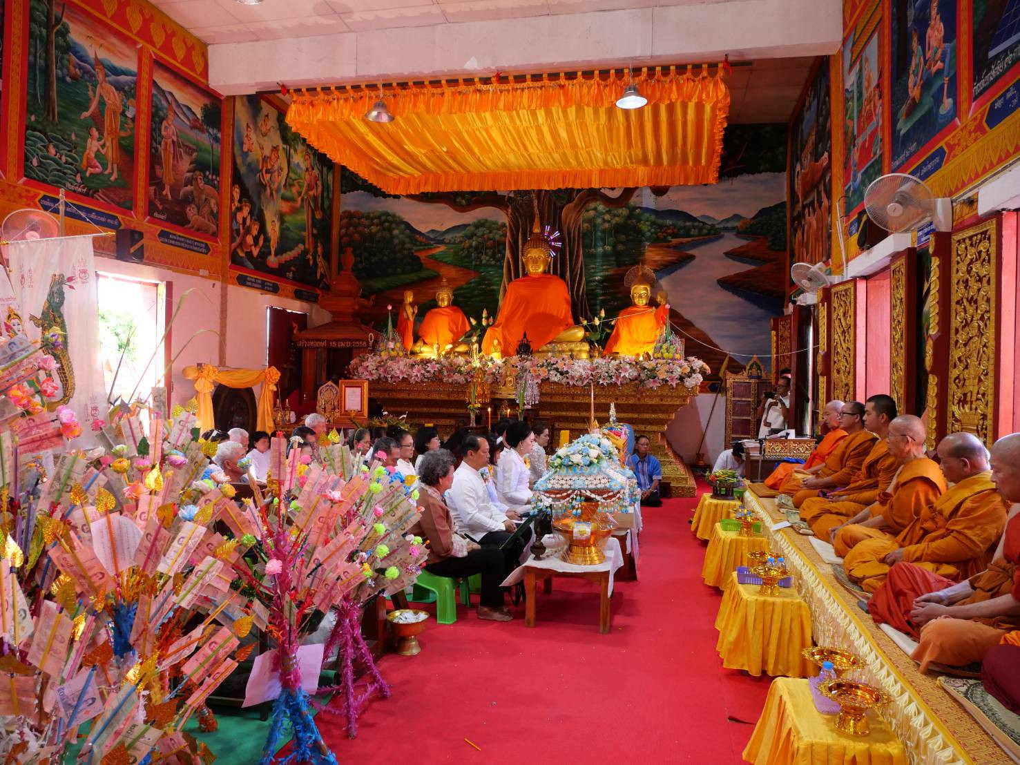 ภาพร่วมพิธีกรรมวัดหาดบ้าย