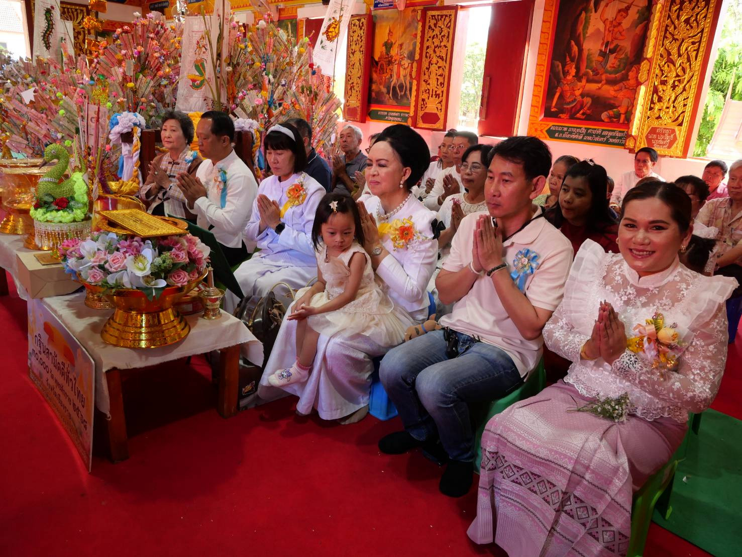 ภาพร่วมพิธีกรรมวัดหาดบ้าย