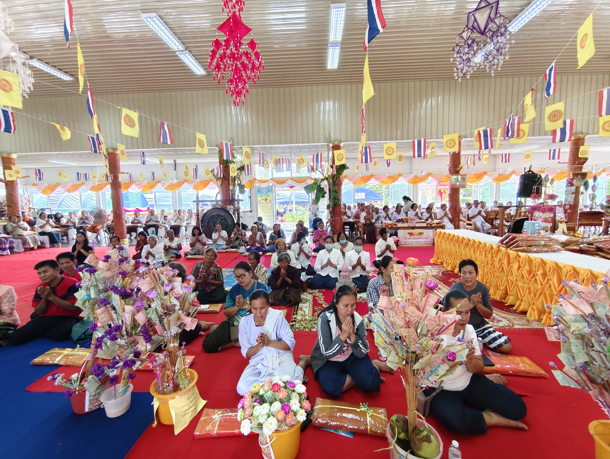 ภาพร่วมพิธีกรรมวัดสุวรรณาราม