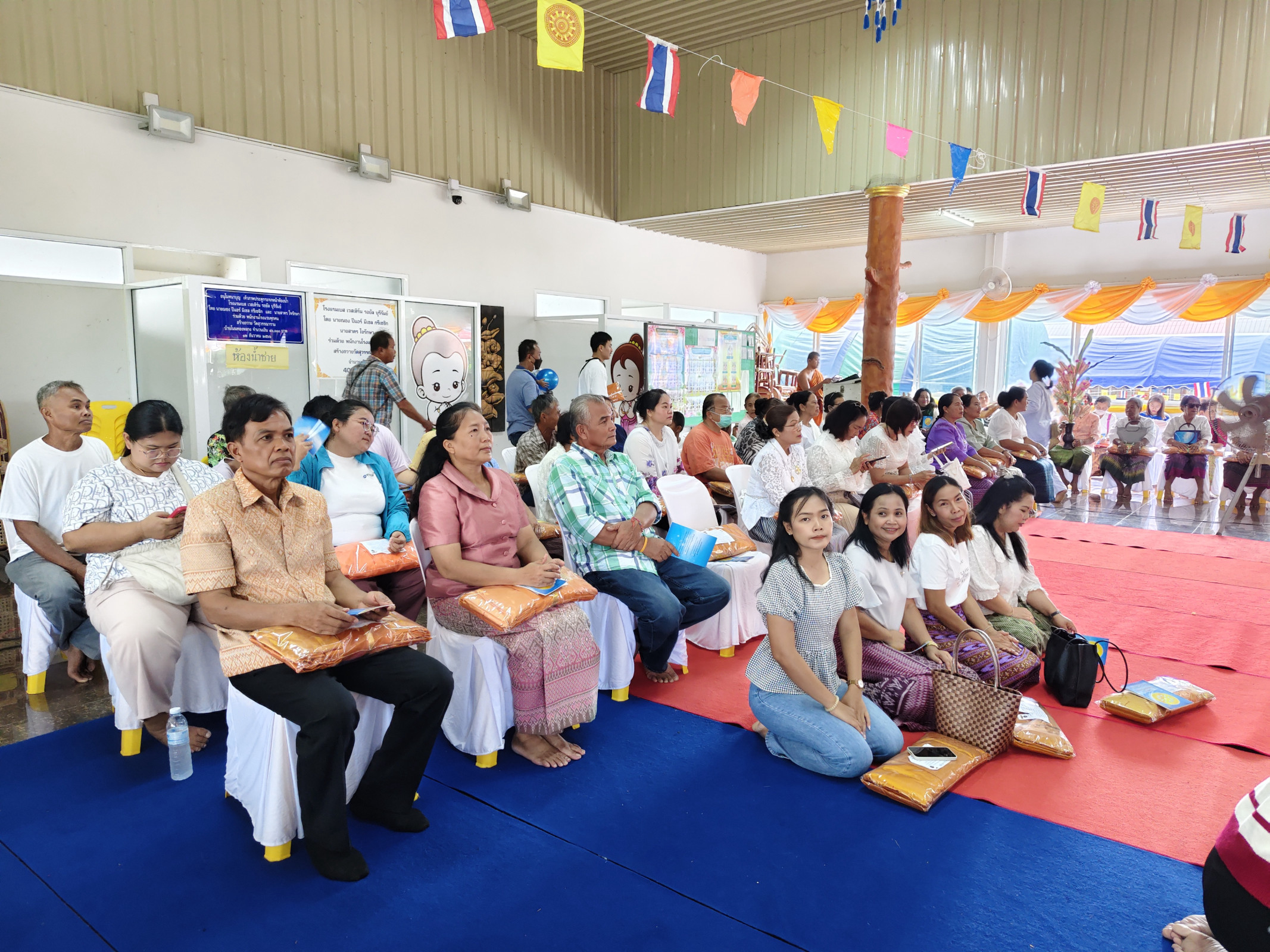 ภาพร่วมพิธีกรรมวัดสุวรรณาราม