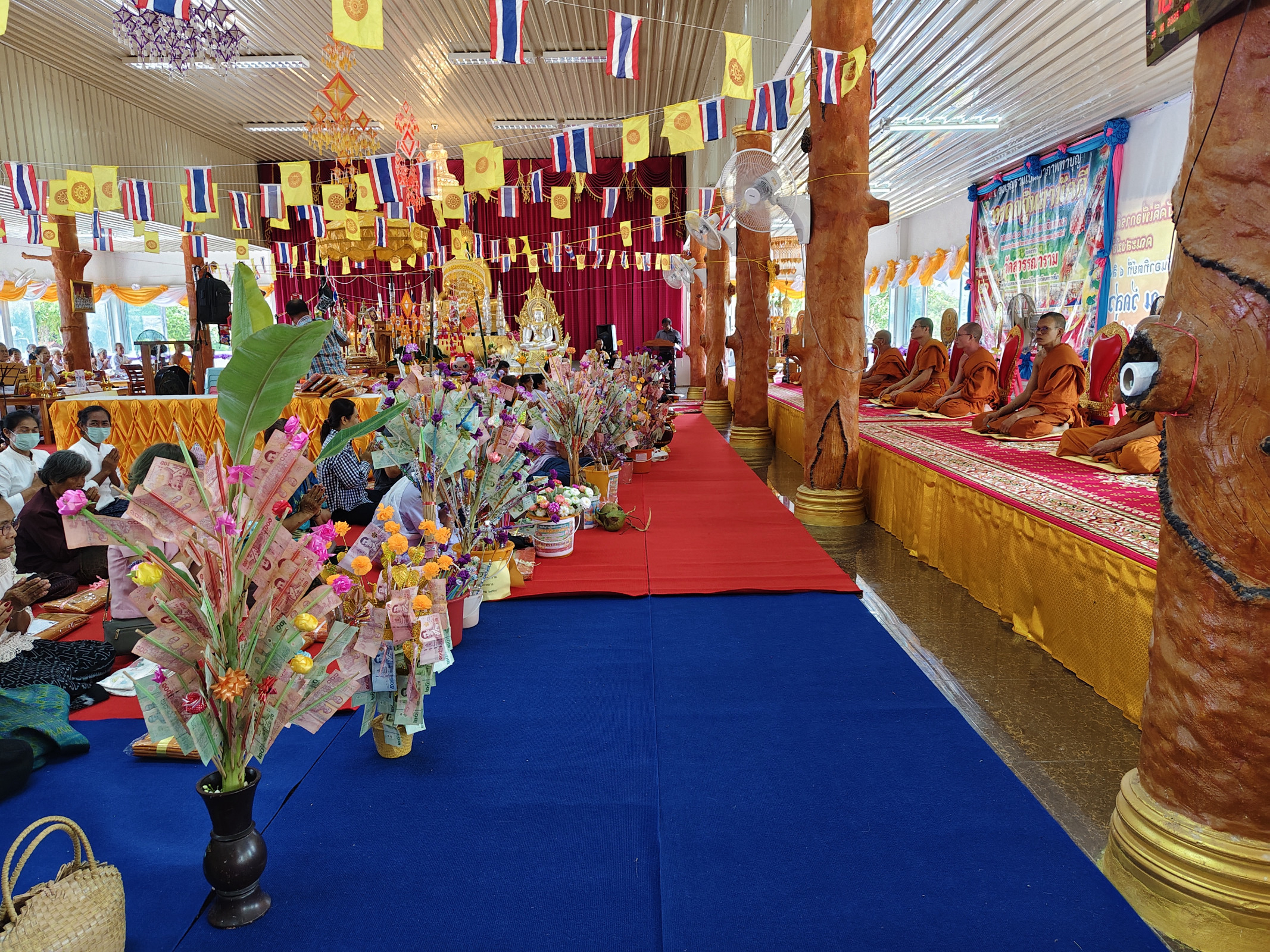 ภาพร่วมพิธีกรรมวัดสุวรรณาราม