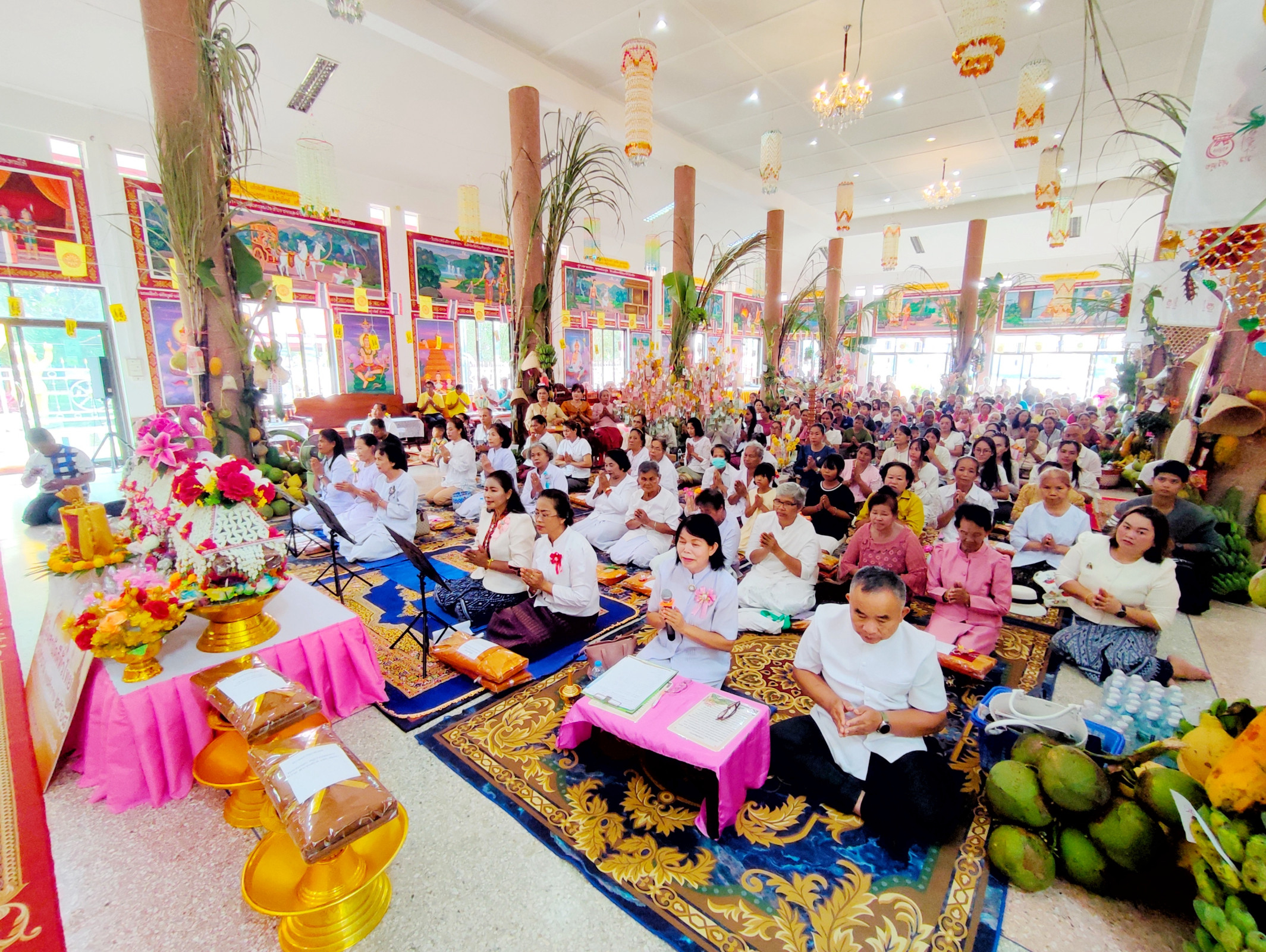 ภาพร่วมพิธีกรรมวัดเหล่าเจริญ