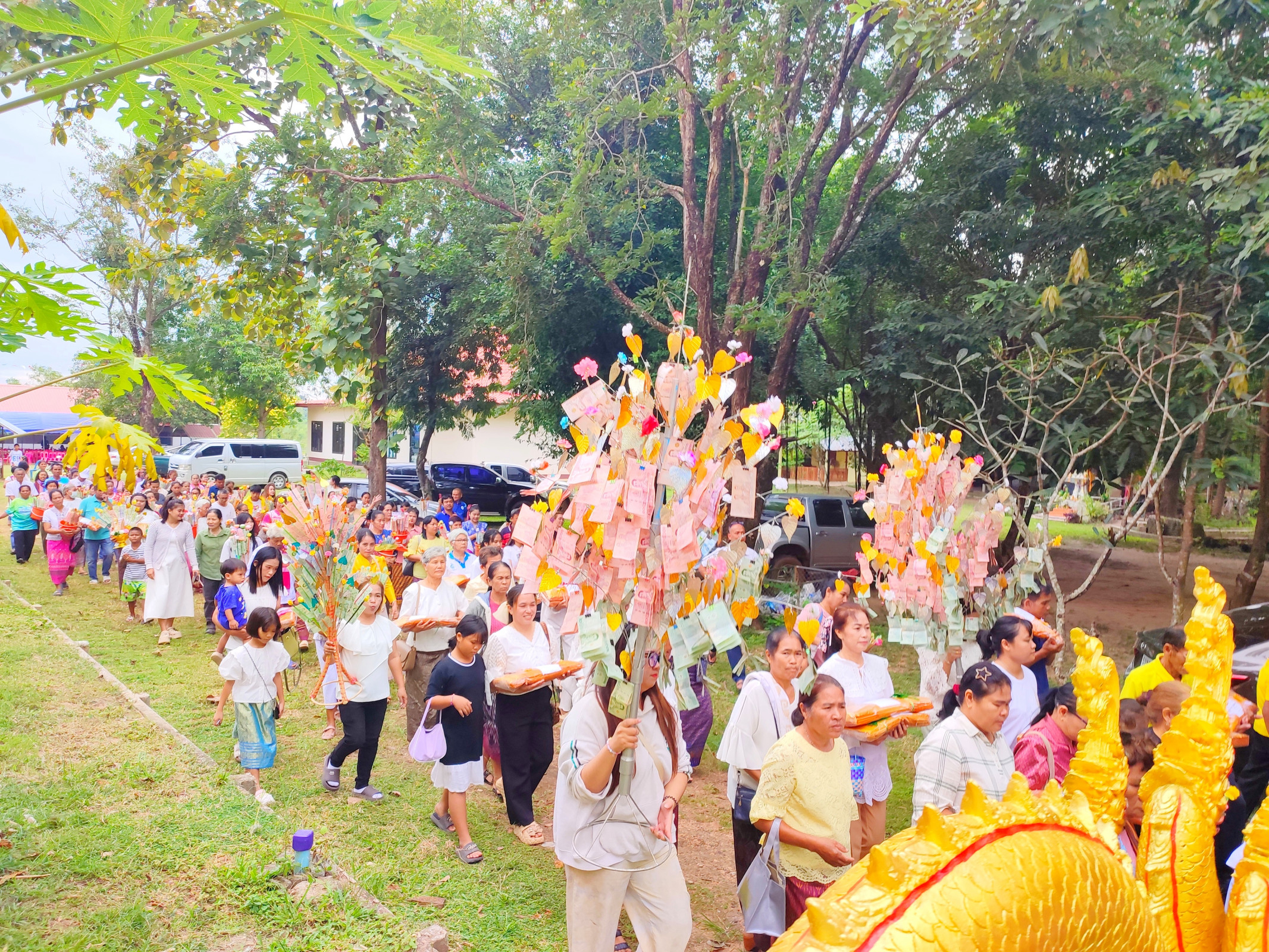 ภาพร่วมพิธีกรรมวัดเหล่าเจริญ