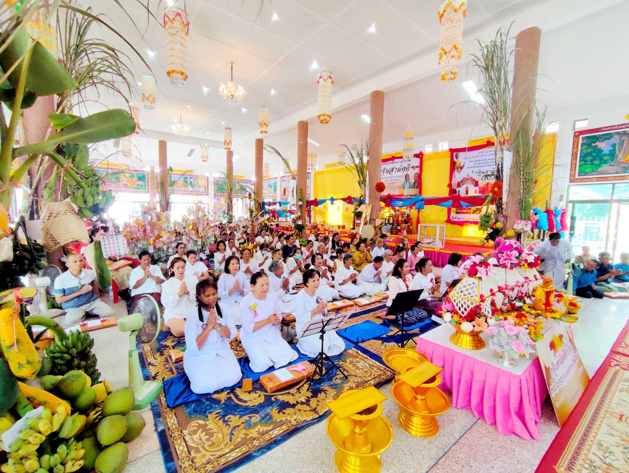 ภาพร่วมพิธีกรรมวัดเหล่าเจริญ
