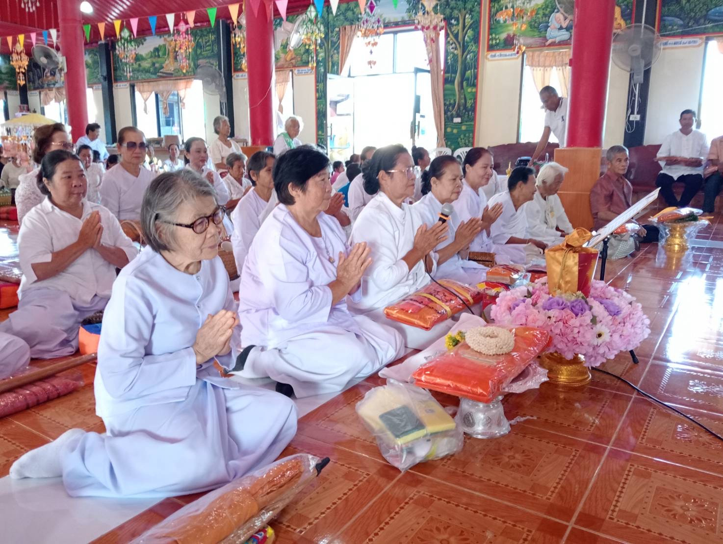 ภาพร่วมพิธีกรรมวัดมณีชลขันธ์(มณีชลขันท์)