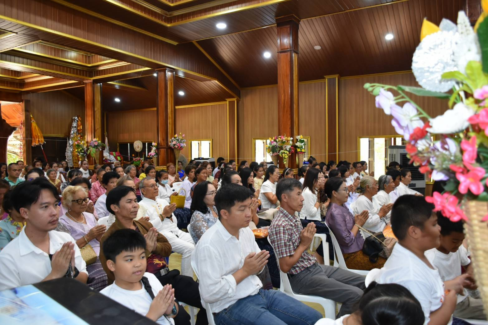 ภาพร่วมพิธีกรรมวัดป่าจันทวนาราม