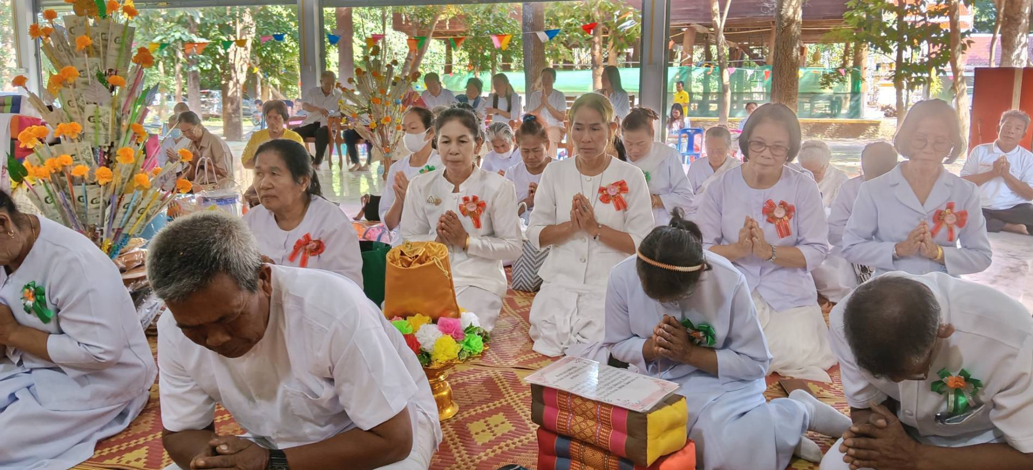 ภาพร่วมพิธีกรรมวัดเสาเล้า