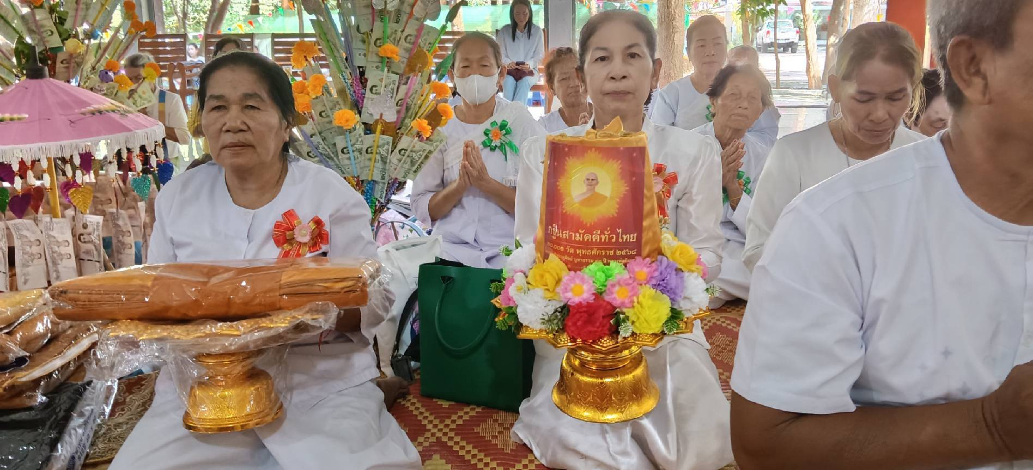 ภาพร่วมพิธีกรรมวัดเสาเล้า