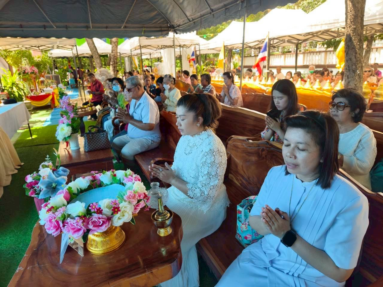 ภาพร่วมพิธีกรรมวัดหนองเลา