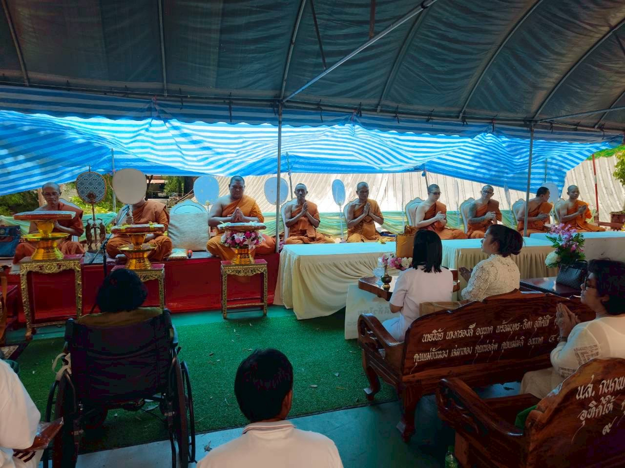 ภาพร่วมพิธีกรรมวัดหนองเลา