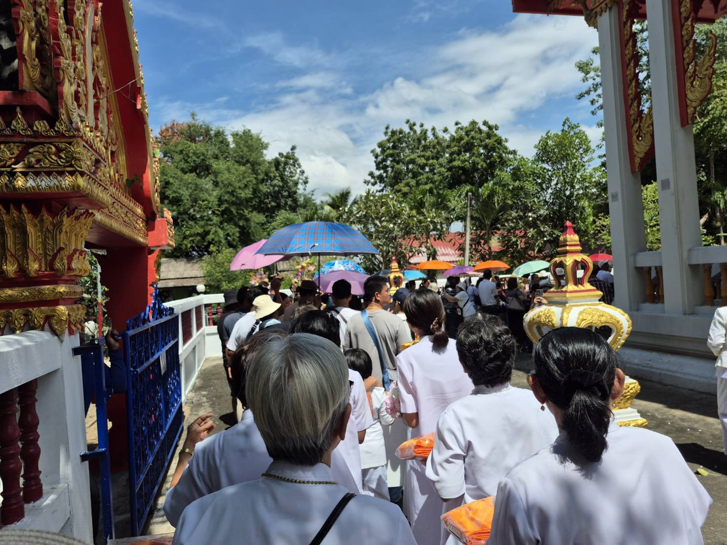 ภาพร่วมพิธีกรรมวัดสายตรี