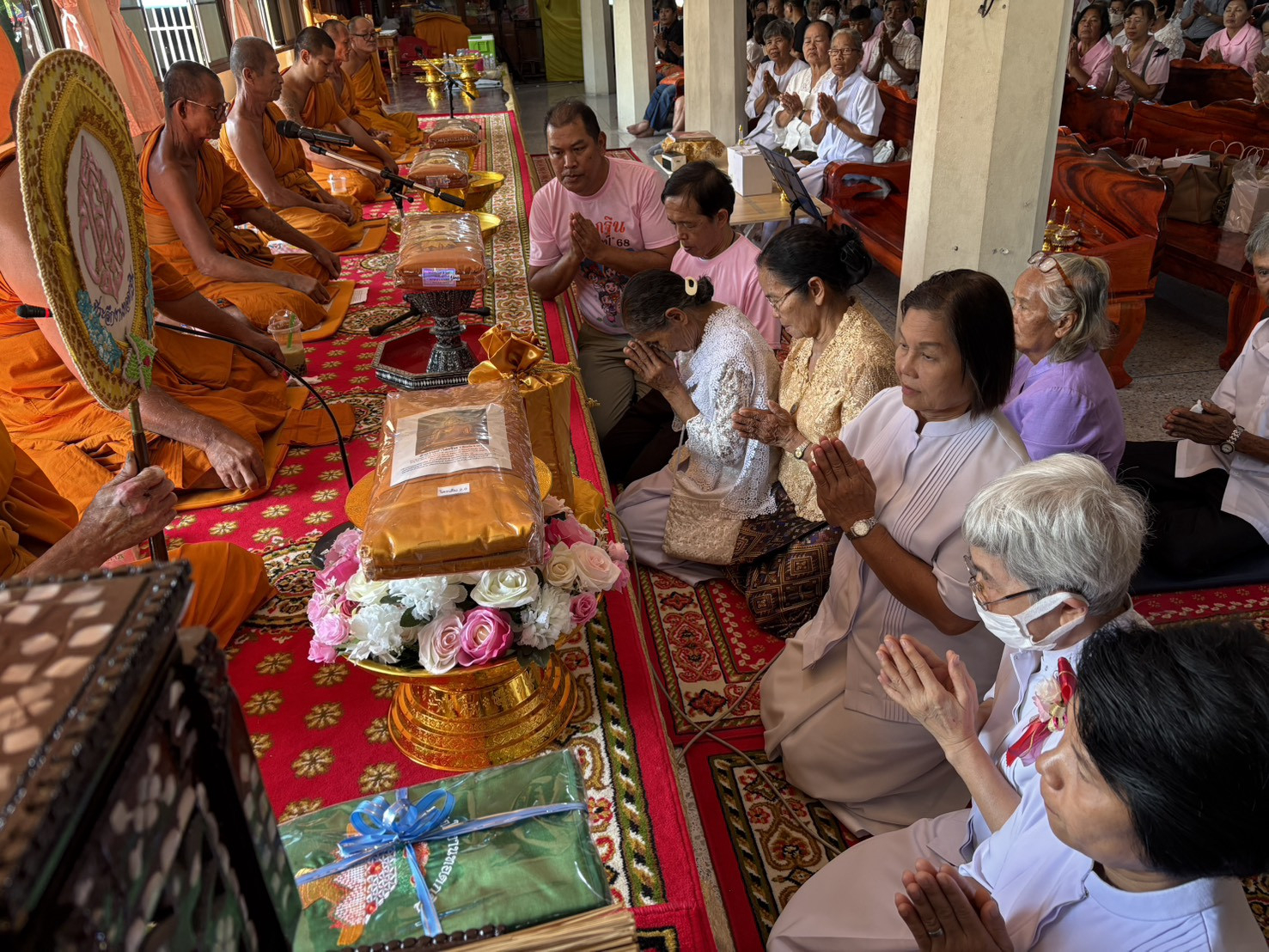 ภาพร่วมพิธีกรรมวัดหนองโนเหนือ