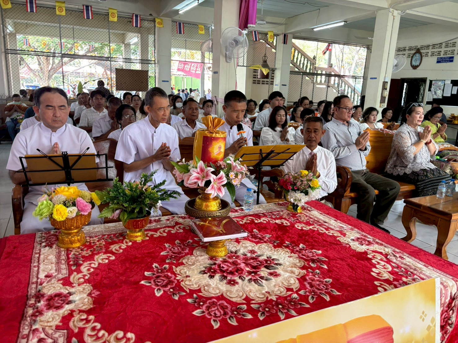 ภาพร่วมพิธีกรรมวัดดอนกระเชา