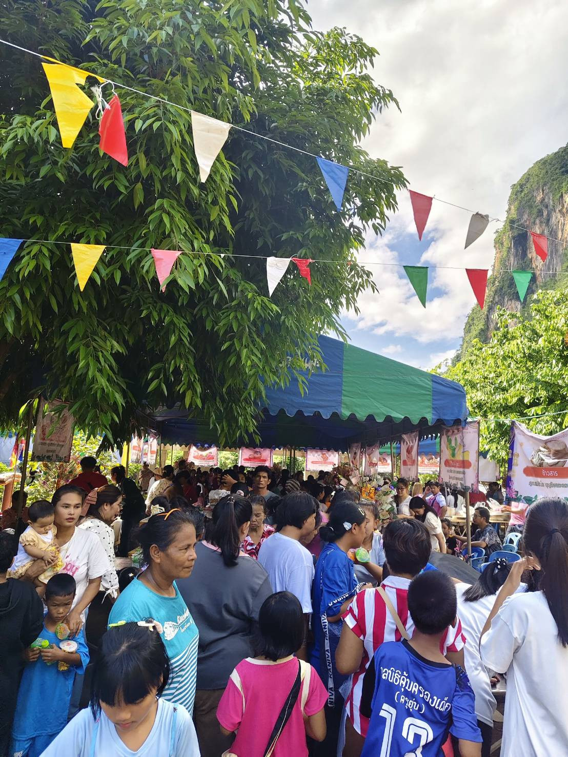 ภาพร่วมพิธีกรรมสำนักสงฆ์ปางบรรพวัฒนาราม