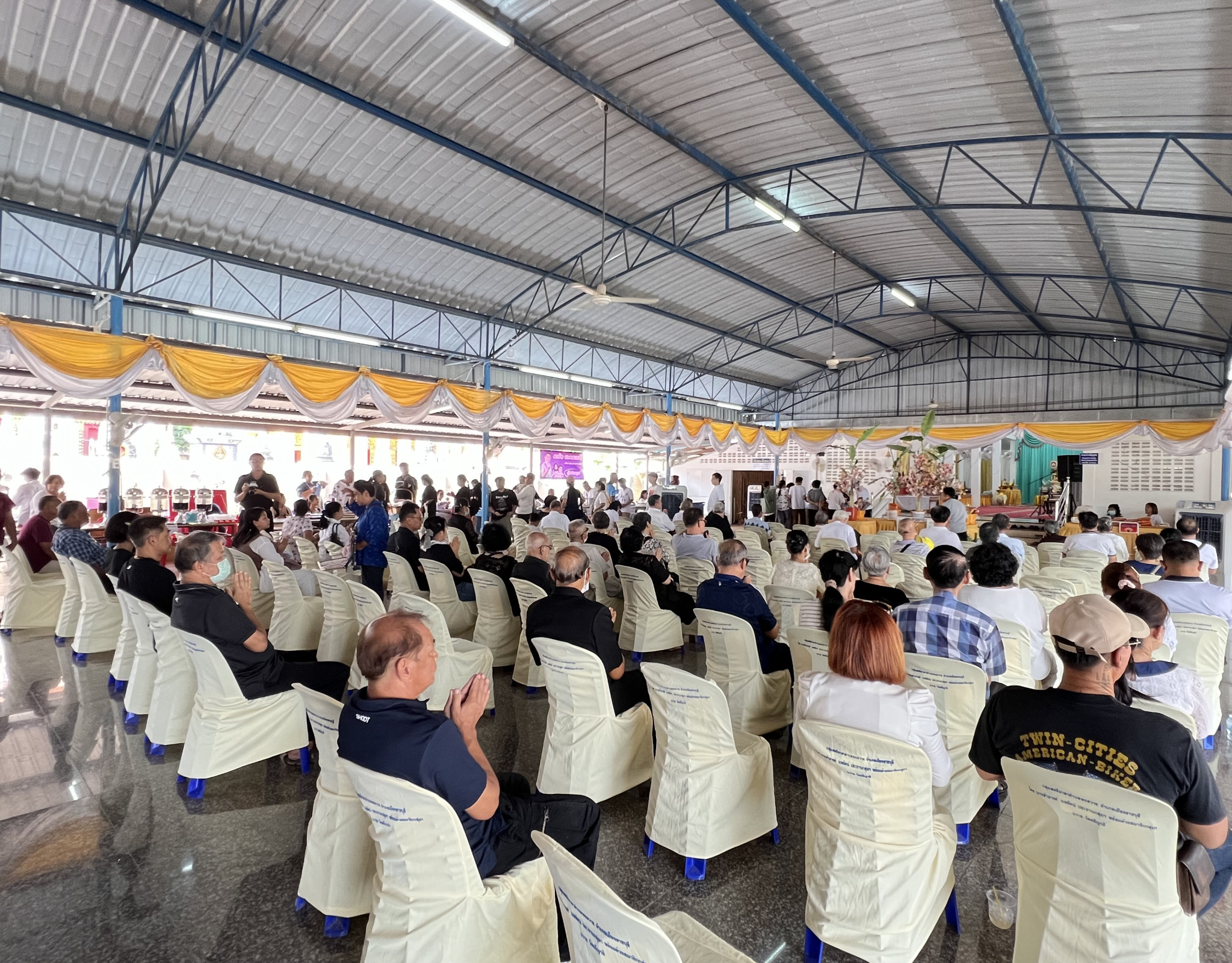 ภาพร่วมพิธีกรรมวัดตรีญาติ