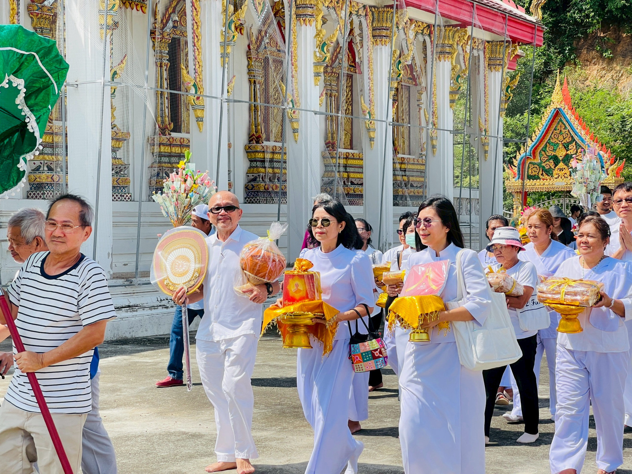 ภาพร่วมพิธีกรรมวัดเขาสะแก