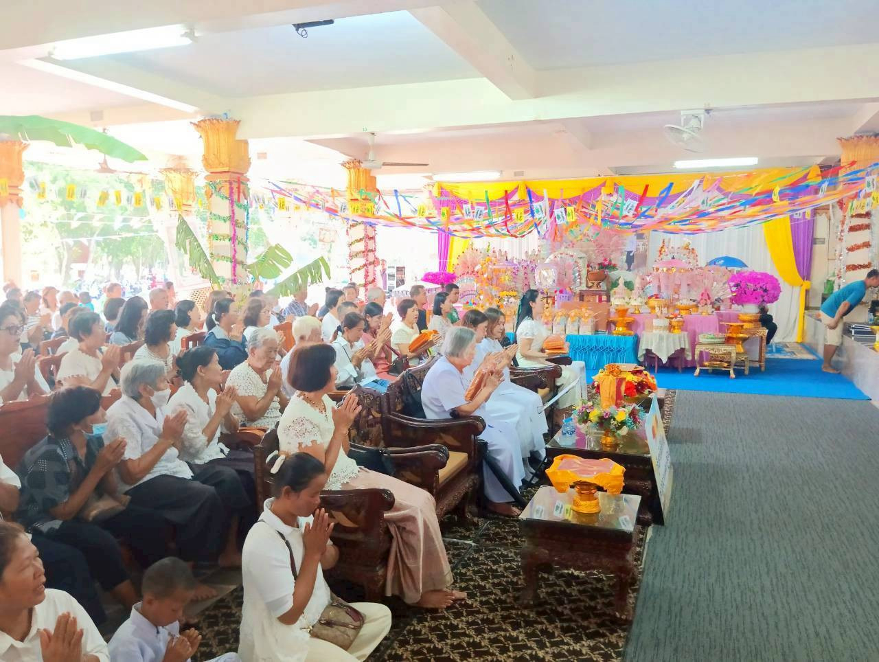 ภาพร่วมพิธีกรรมวัดไผ่ล้อม