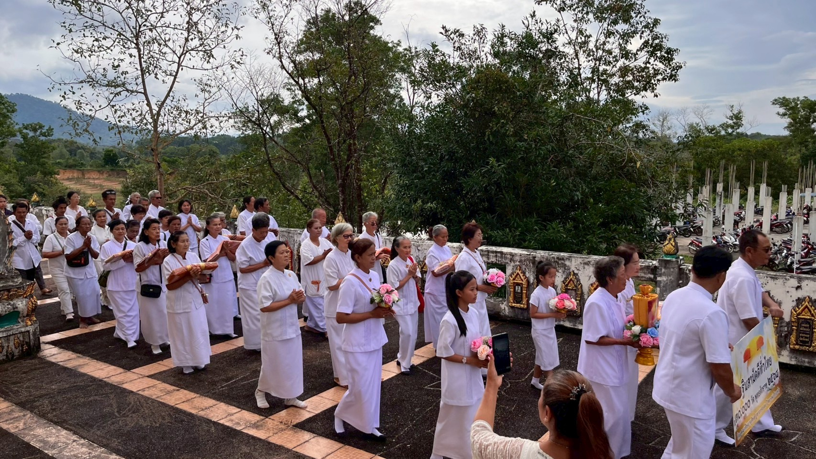 ภาพร่วมพิธีกรรมวัดตากแว้ง