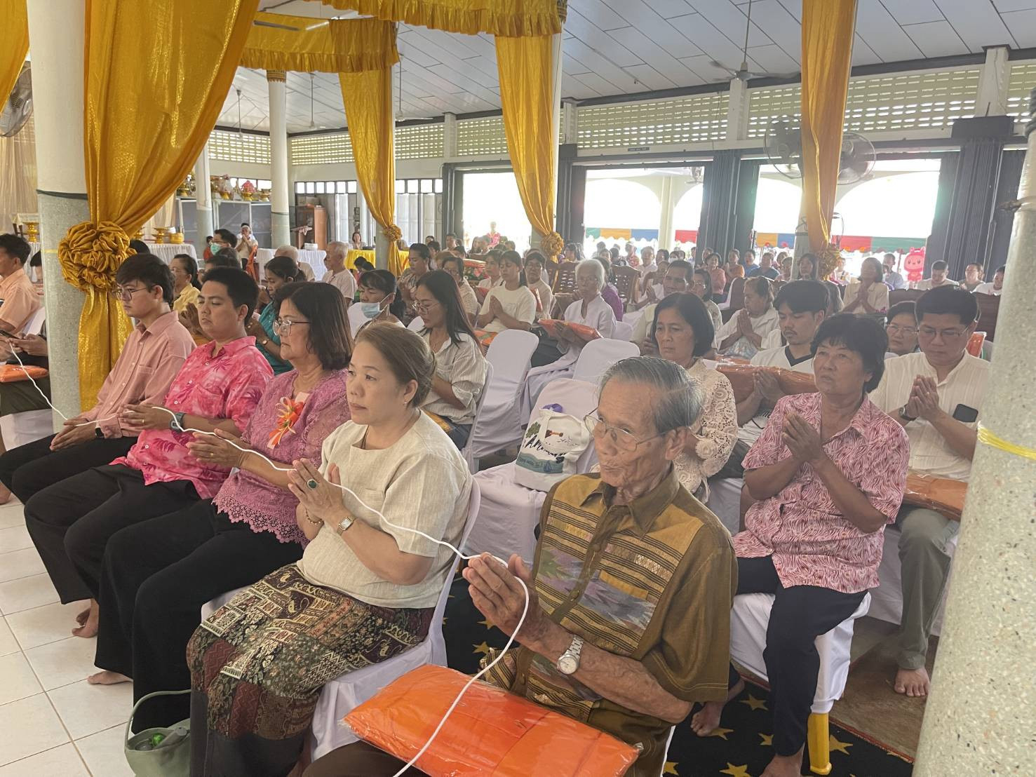 ภาพร่วมพิธีกรรมวัดกระแจะ