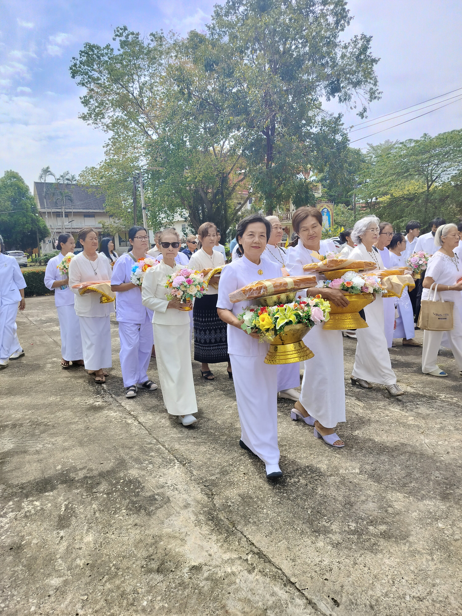 ภาพร่วมพิธีกรรมวัดอินทร์ประชาราษฎร์