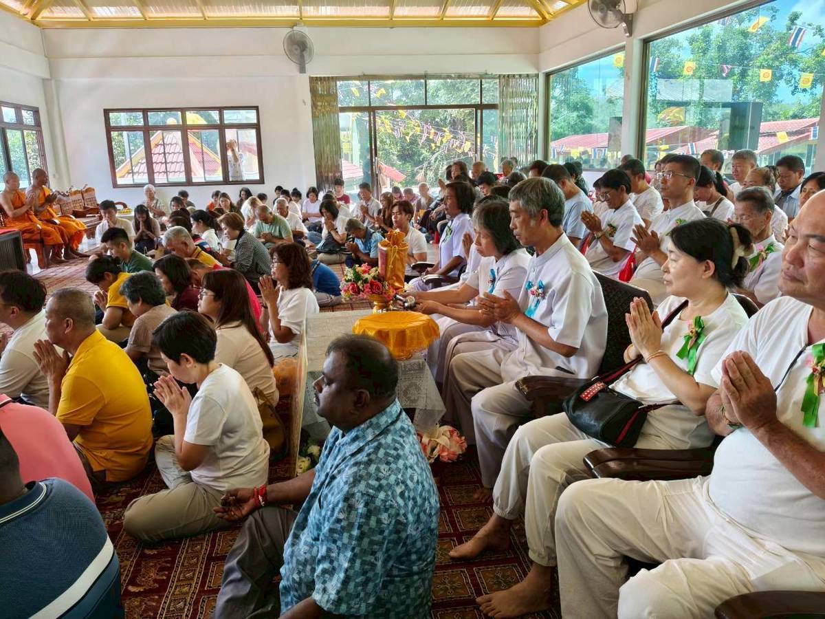 ภาพร่วมพิธีกรรมที่พักสงฆ์กม.4