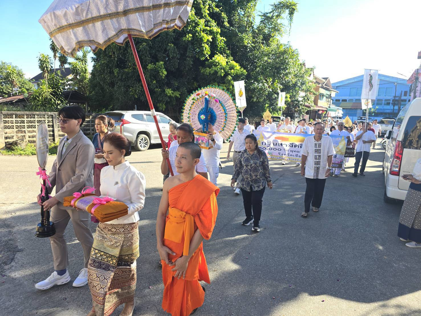 ภาพร่วมพิธีกรรมวัดพระเจ้าล้านทอง