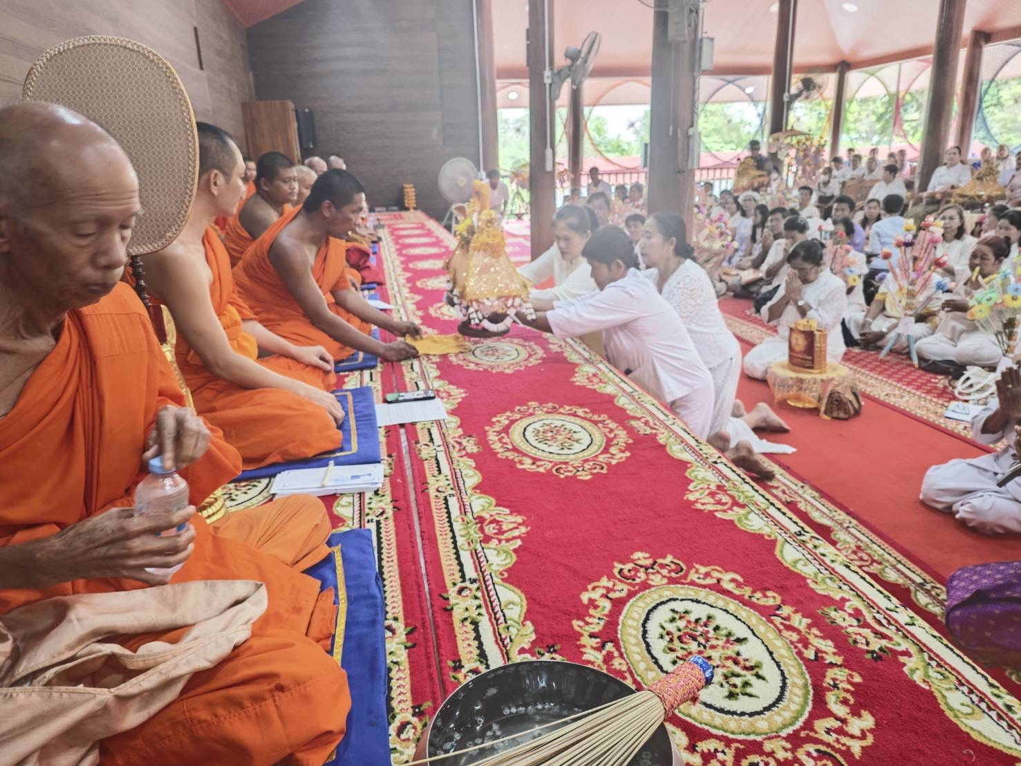 ภาพร่วมพิธีกรรมวัดมะเดื่อชุมพร