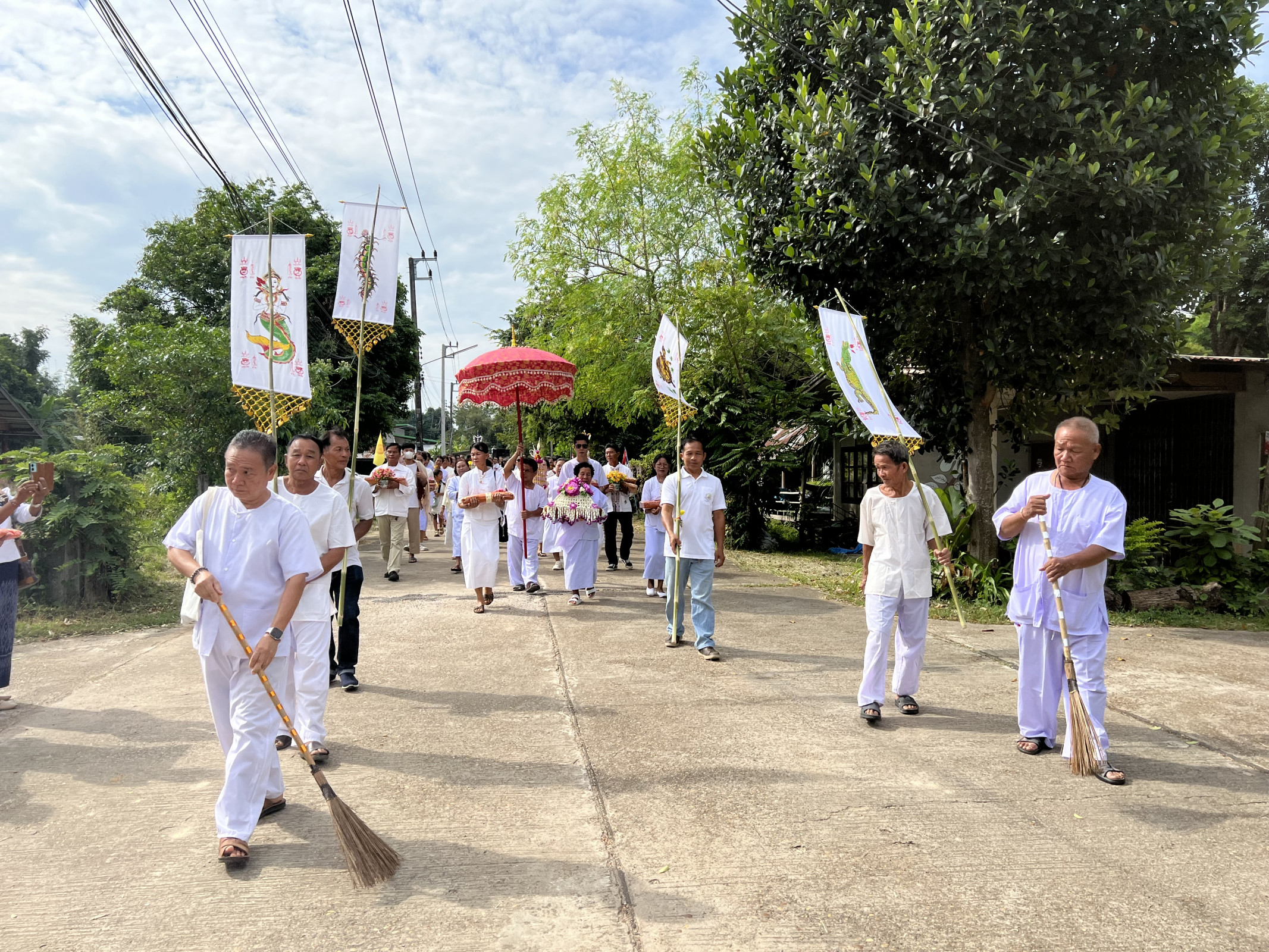 ภาพร่วมพิธีกรรมวัดบวรพินิจชัย
