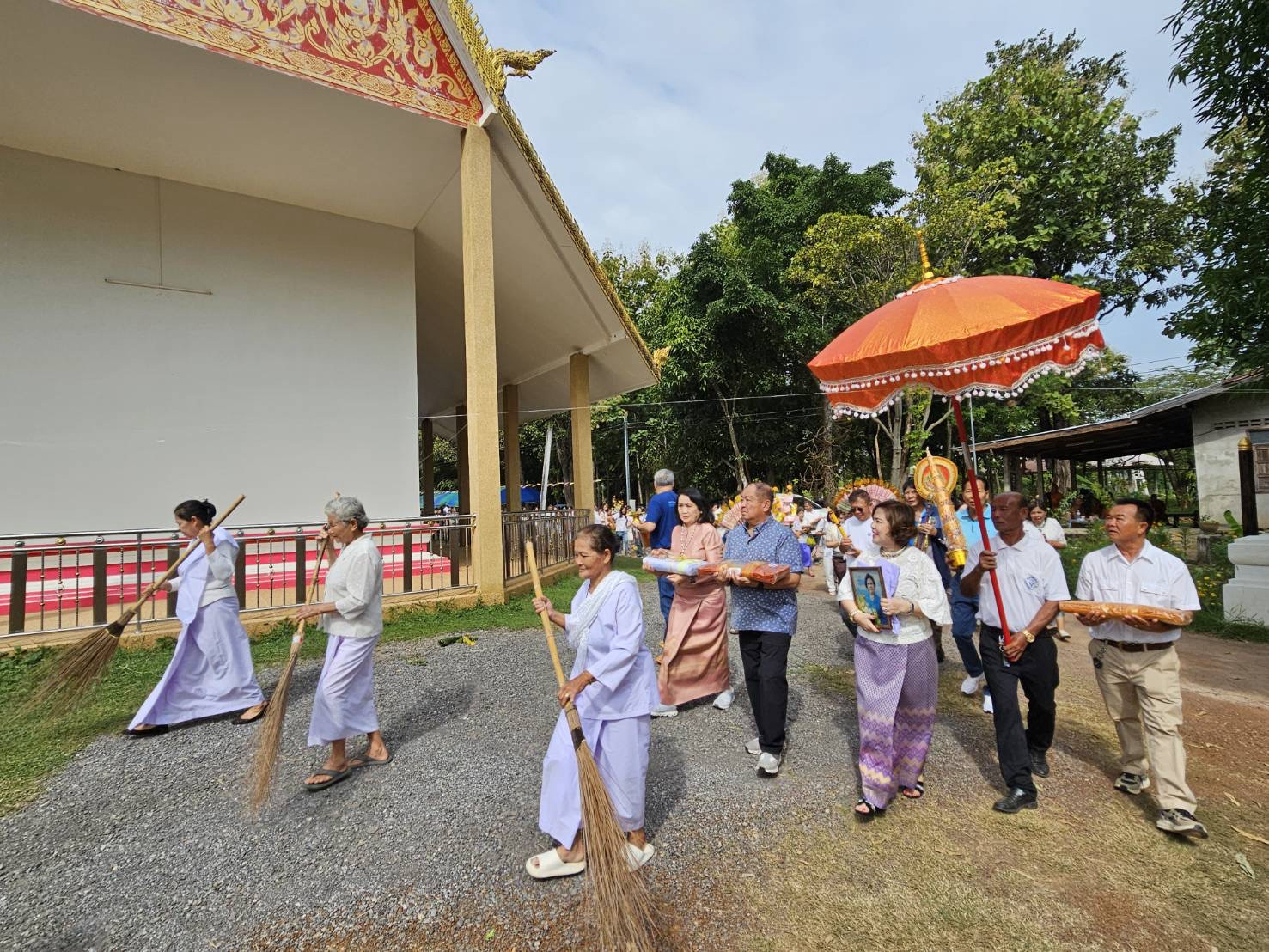 ภาพร่วมพิธีกรรมวัดเบญจพรรณวนาราม