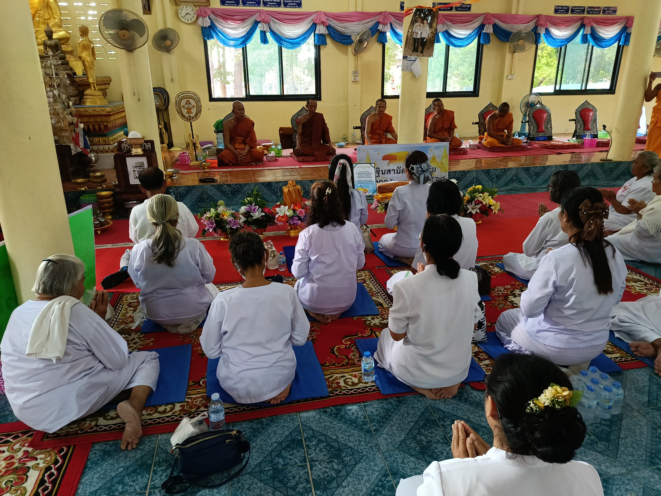 ภาพร่วมพิธีกรรมวัดเทพบัวลอย