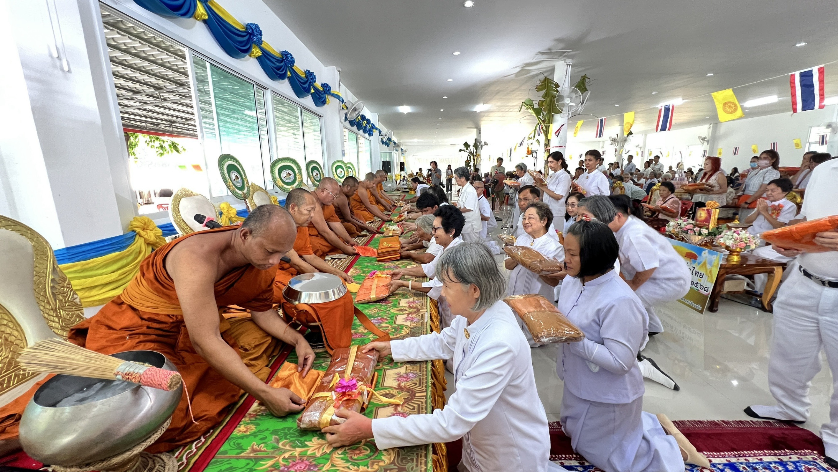 ภาพร่วมพิธีกรรมวัดห้วยนา