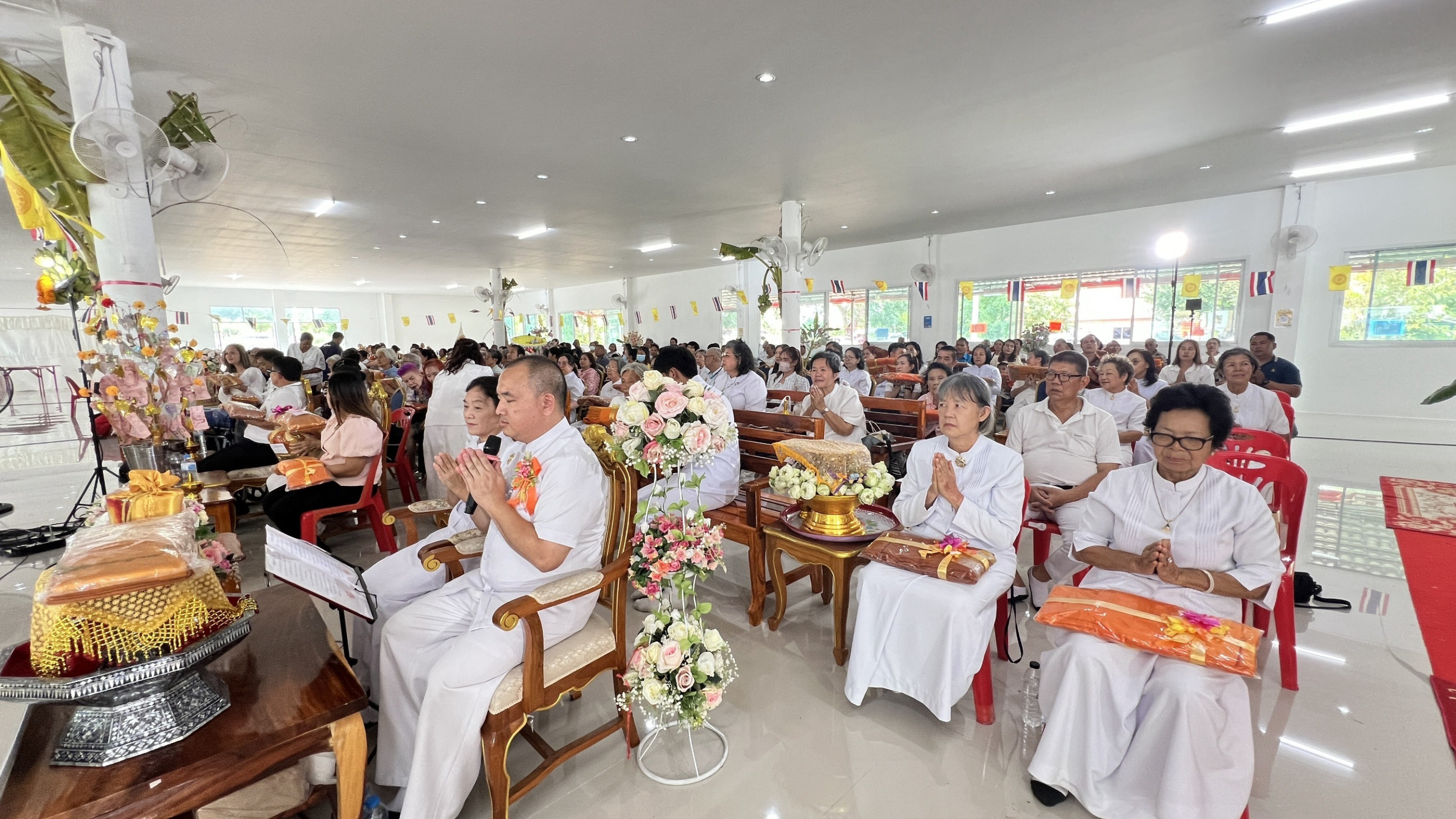 ภาพร่วมพิธีกรรมวัดห้วยนา