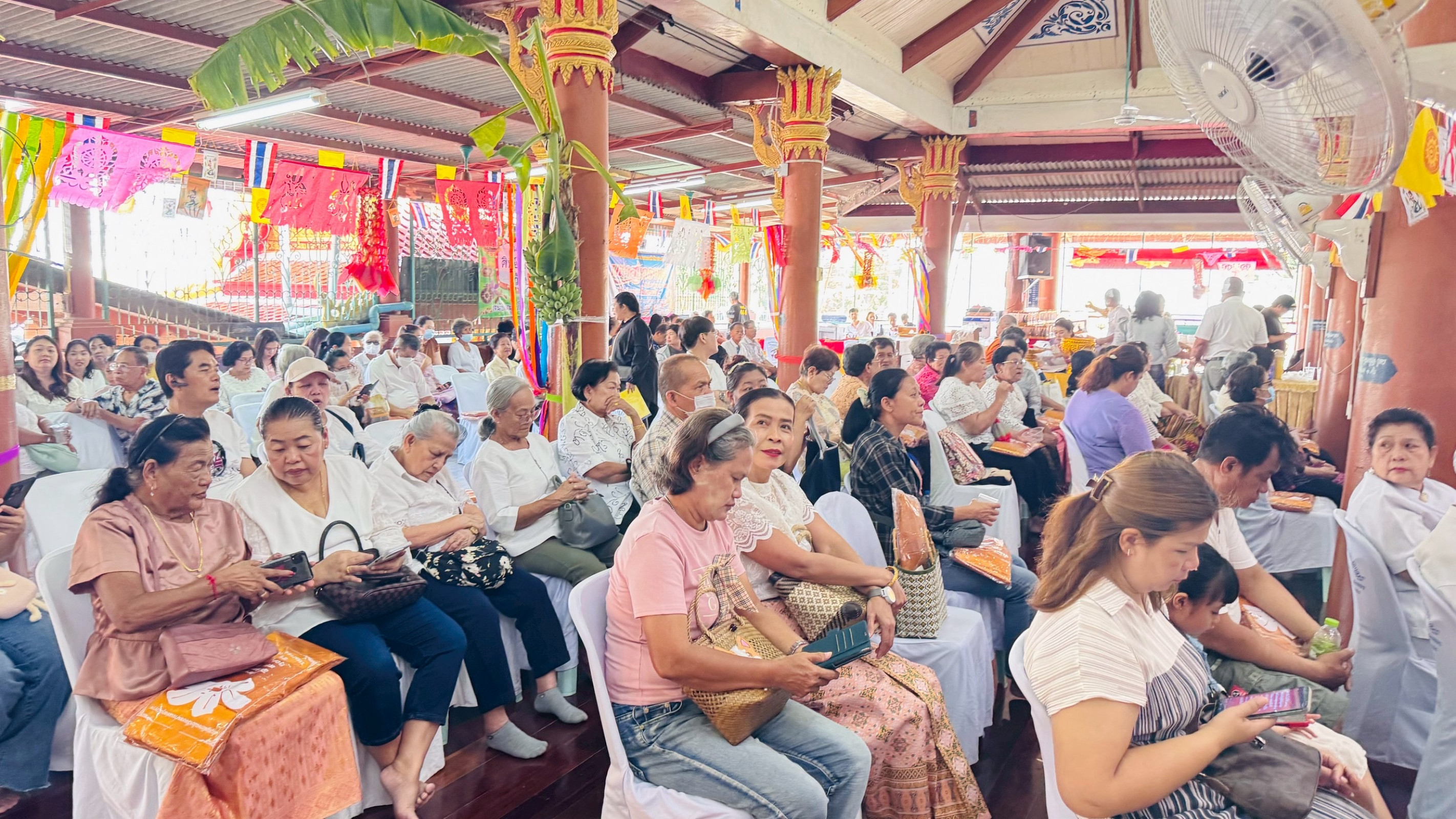 ภาพร่วมพิธีกรรมวัดปราสาท