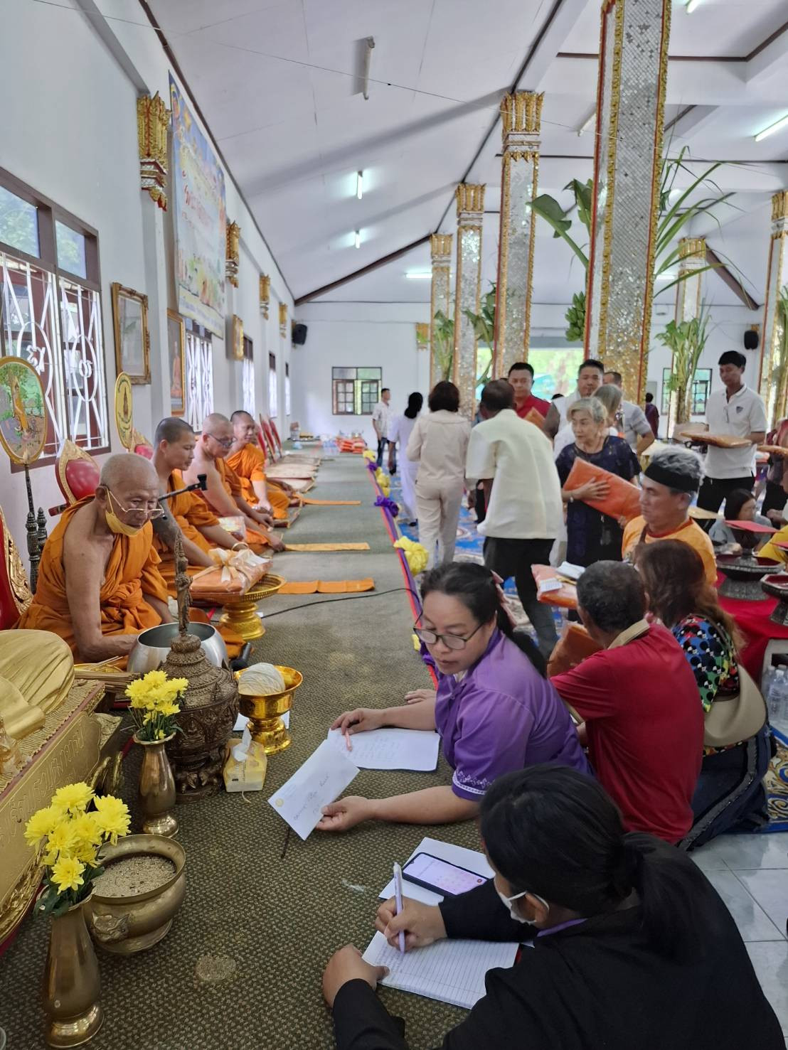 ภาพร่วมพิธีกรรมวัดตะเคียนงามลักคณานุกูล