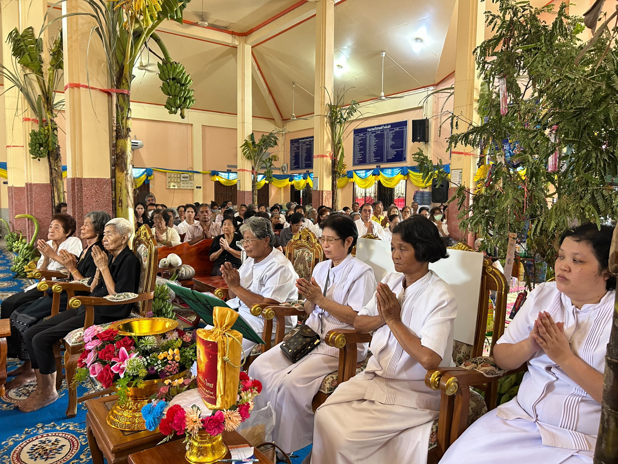 ภาพร่วมพิธีกรรมวัดสุขวราราม
