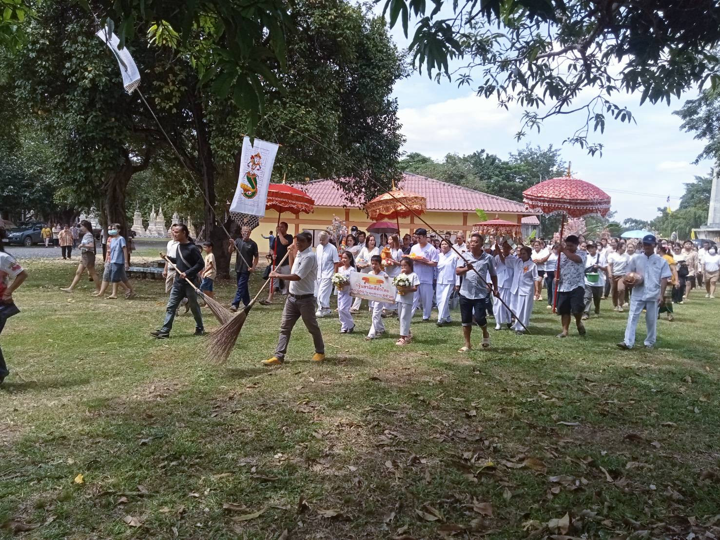 ภาพร่วมพิธีกรรมวัดเกาะเสือศรัทธาธรรม