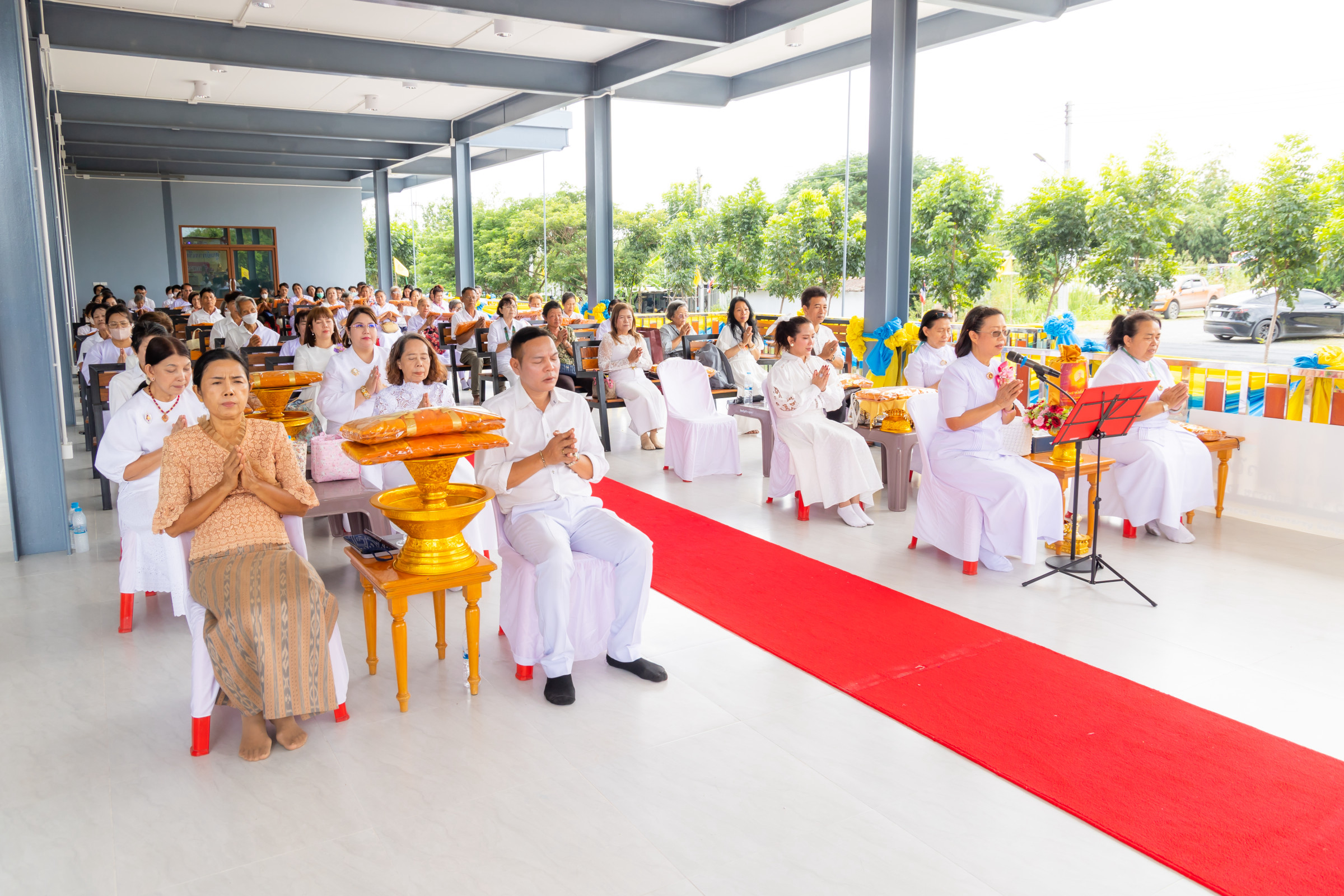 ภาพร่วมพิธีกรรมศูนย์การเรียนไตรรัตนวิสุทธิ์ บาลีวิชชาลัย