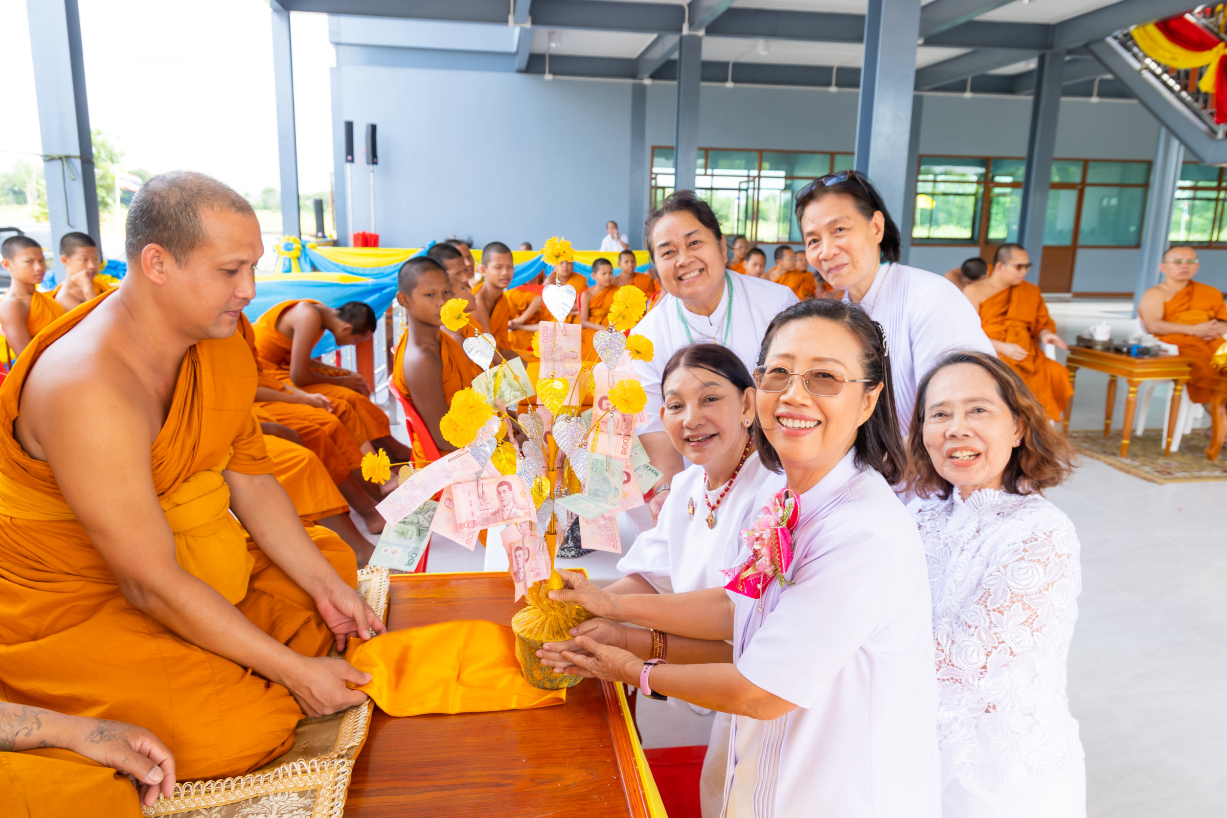 ภาพร่วมพิธีกรรมศูนย์การเรียนไตรรัตนวิสุทธิ์ บาลีวิชชาลัย
