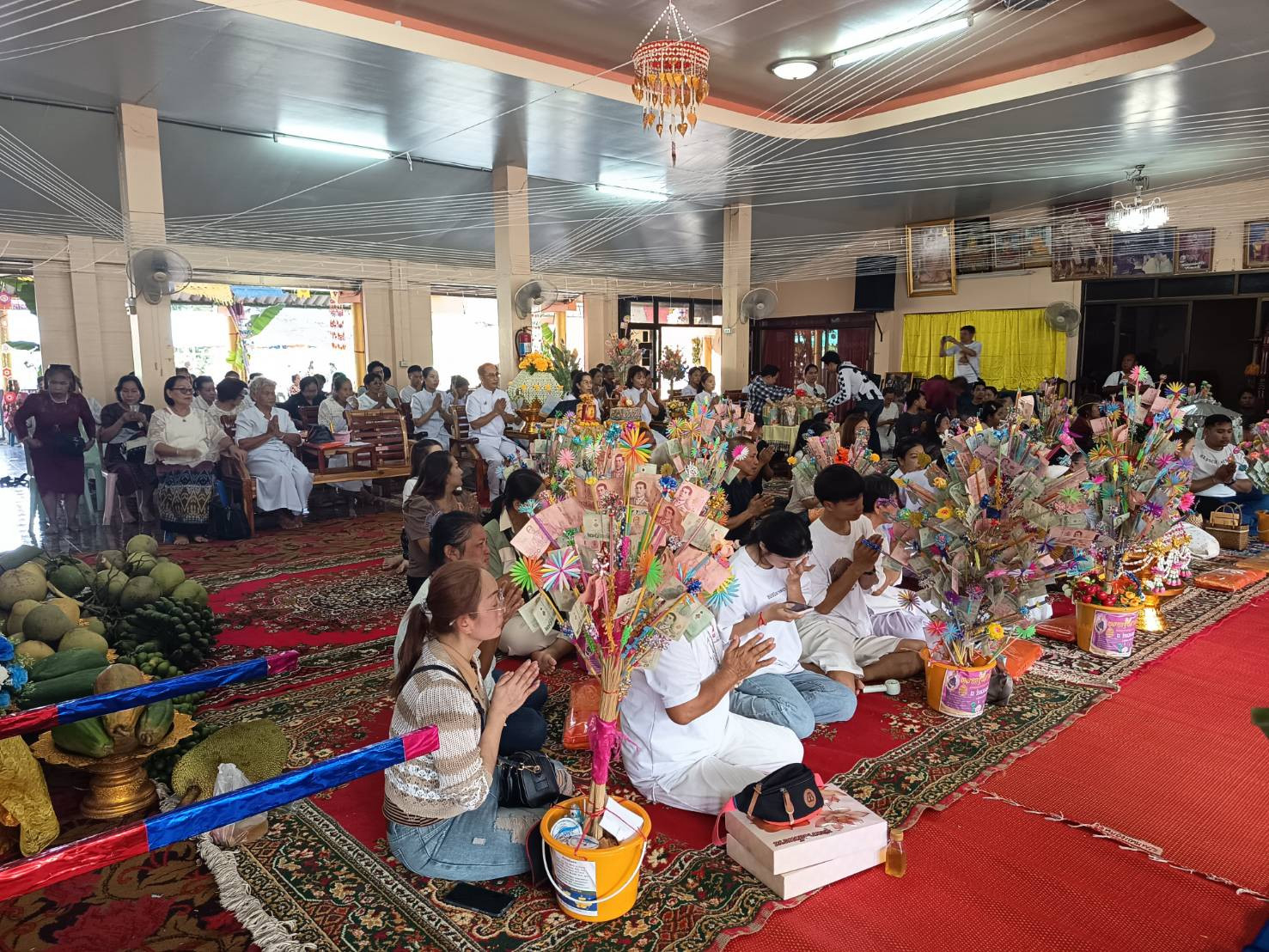 ภาพร่วมพิธีกรรมวัดหนองแท่นพระ