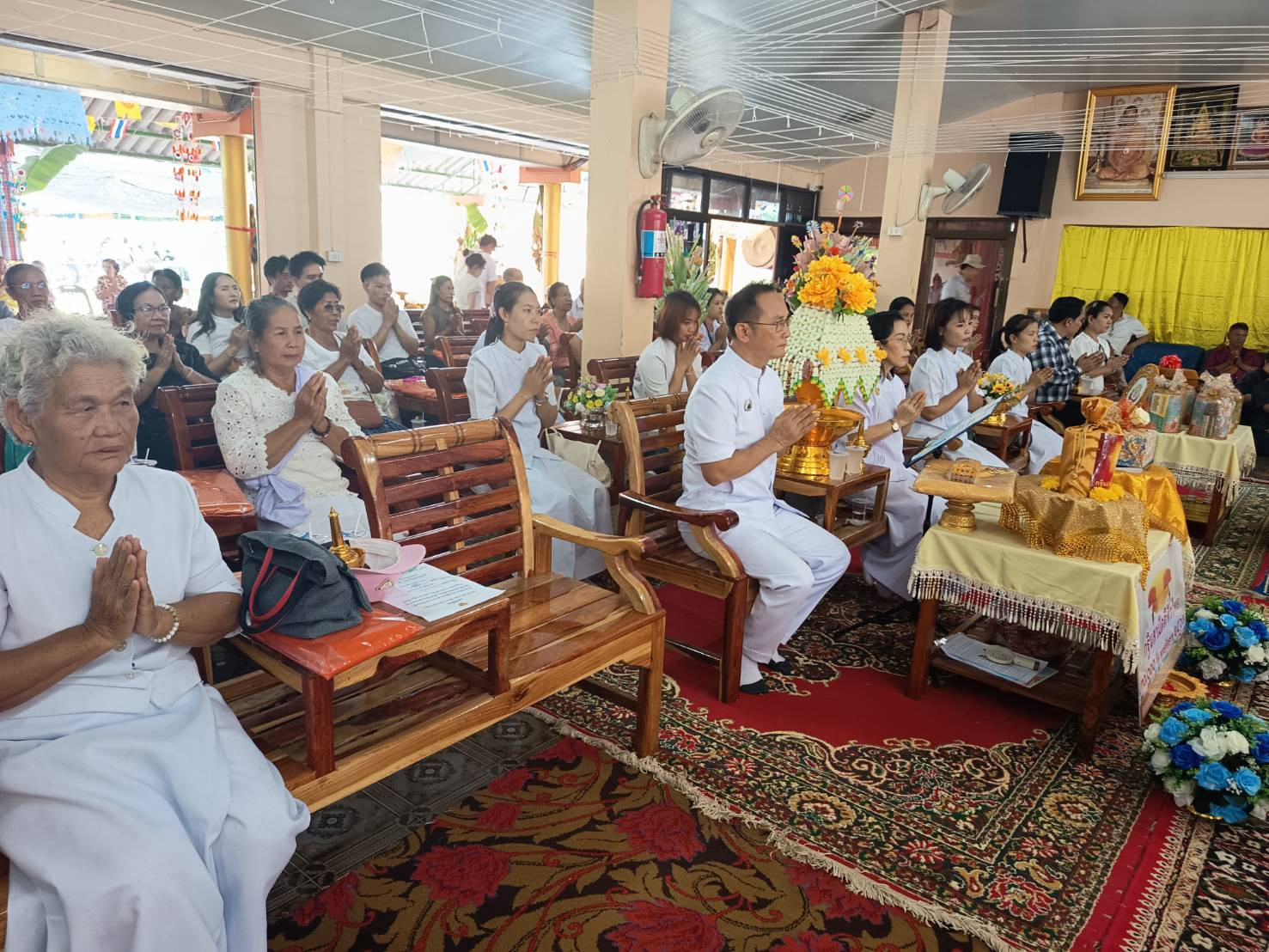 ภาพร่วมพิธีกรรมวัดหนองแท่นพระ