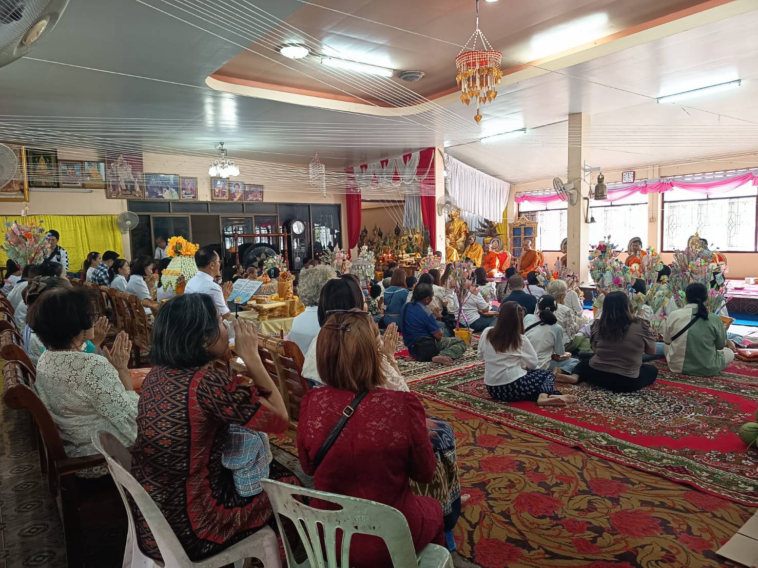 ภาพร่วมพิธีกรรมวัดหนองแท่นพระ