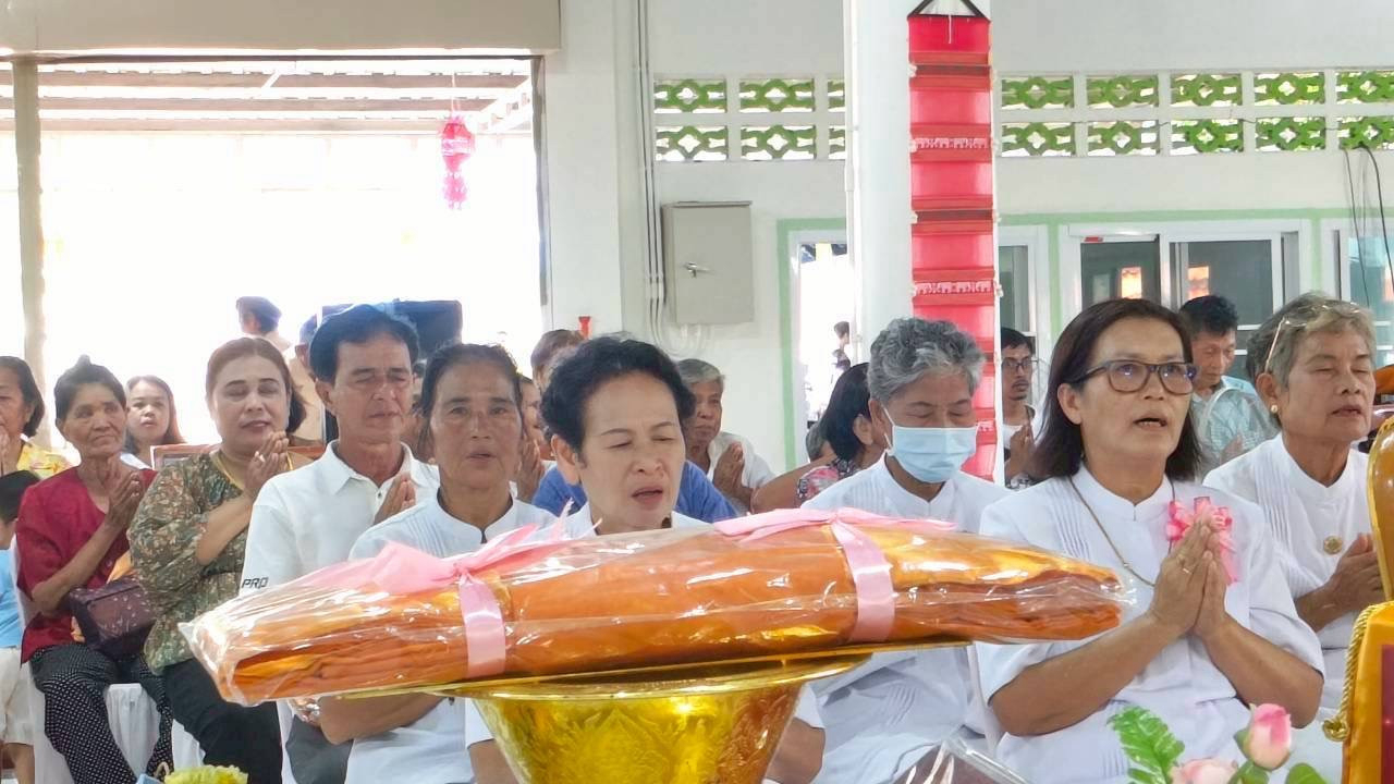 ภาพร่วมพิธีกรรมวัดบ้านกลำ