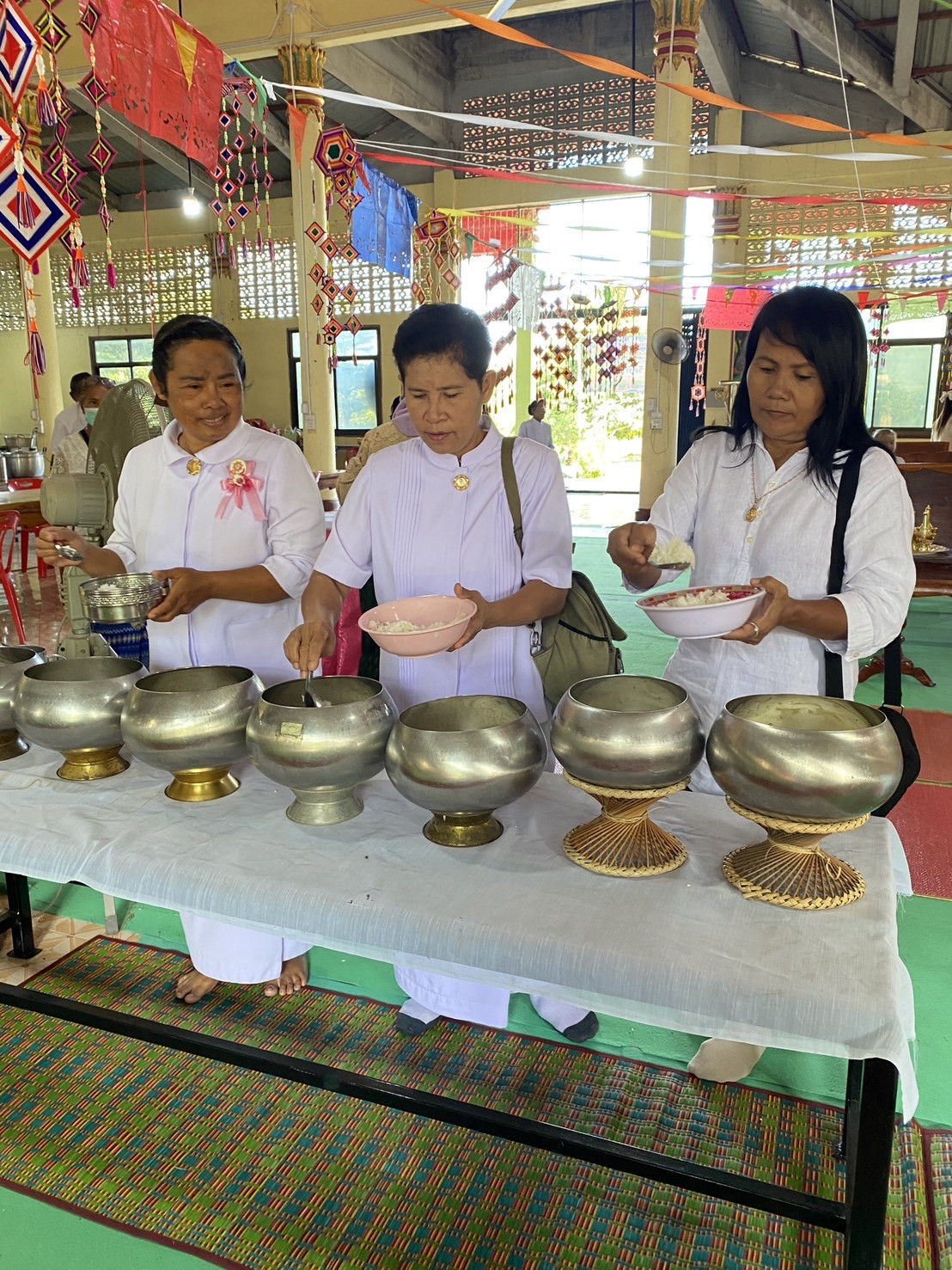 ภาพร่วมพิธีกรรมวัดหินดาด