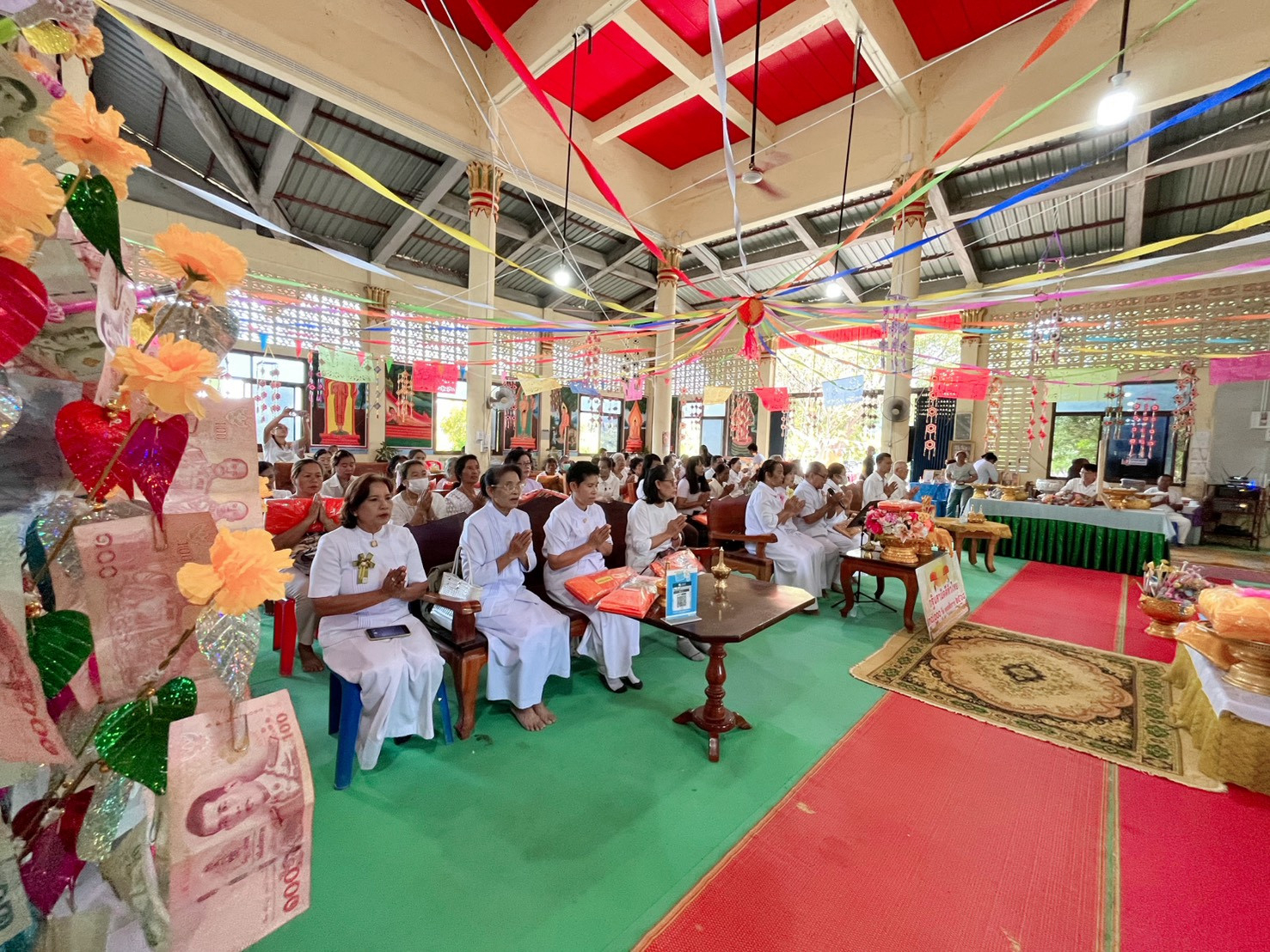 ภาพร่วมพิธีกรรมวัดหินดาด